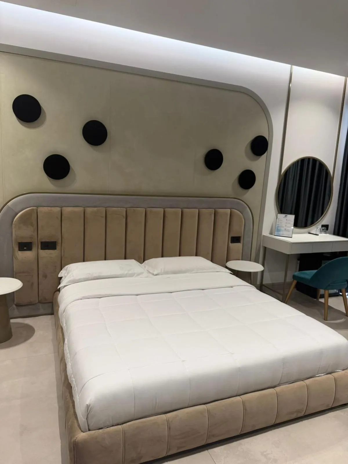 Bed in Comfort Suites