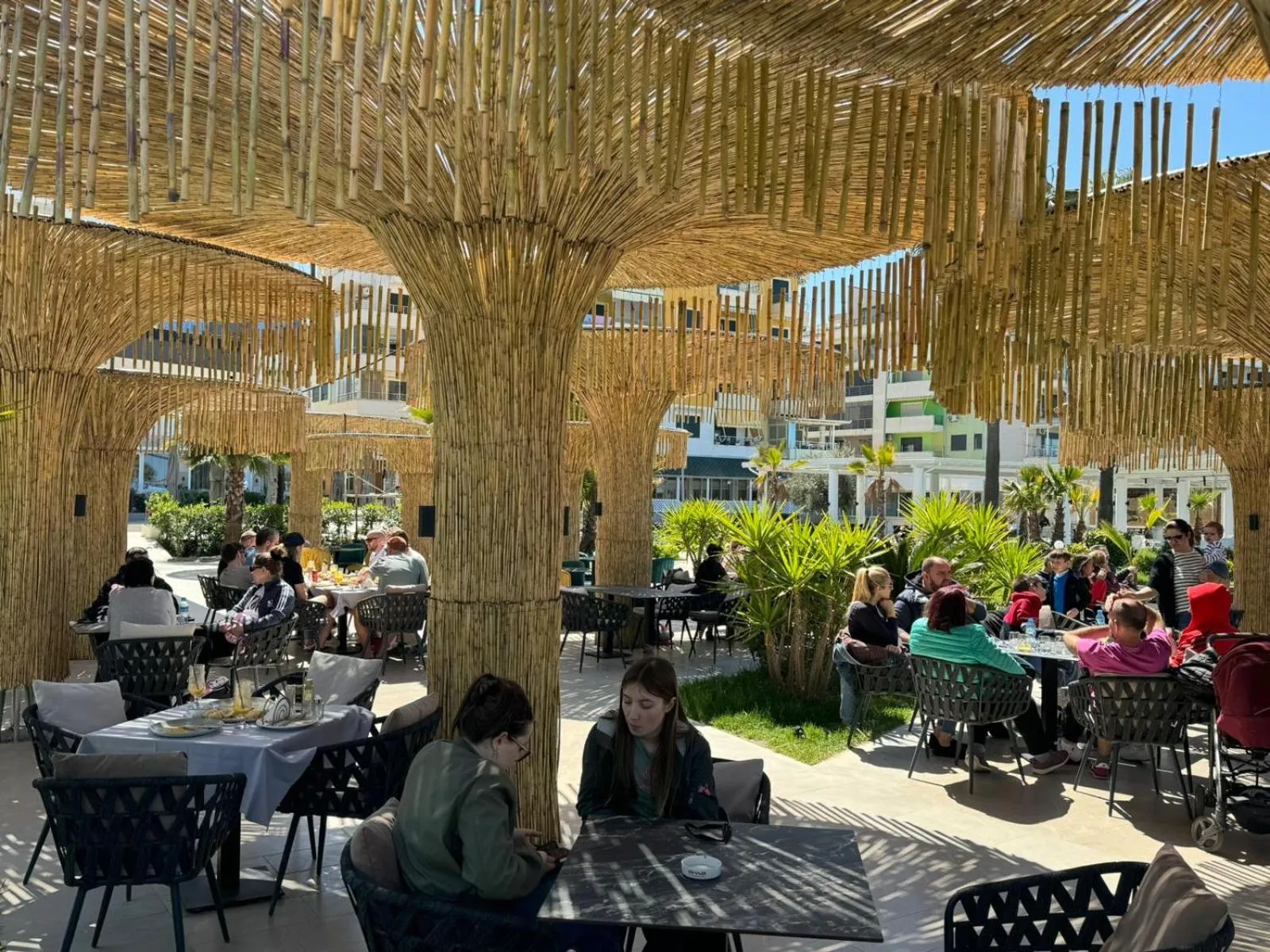 Restaurant/places to eat in Comfort Suites