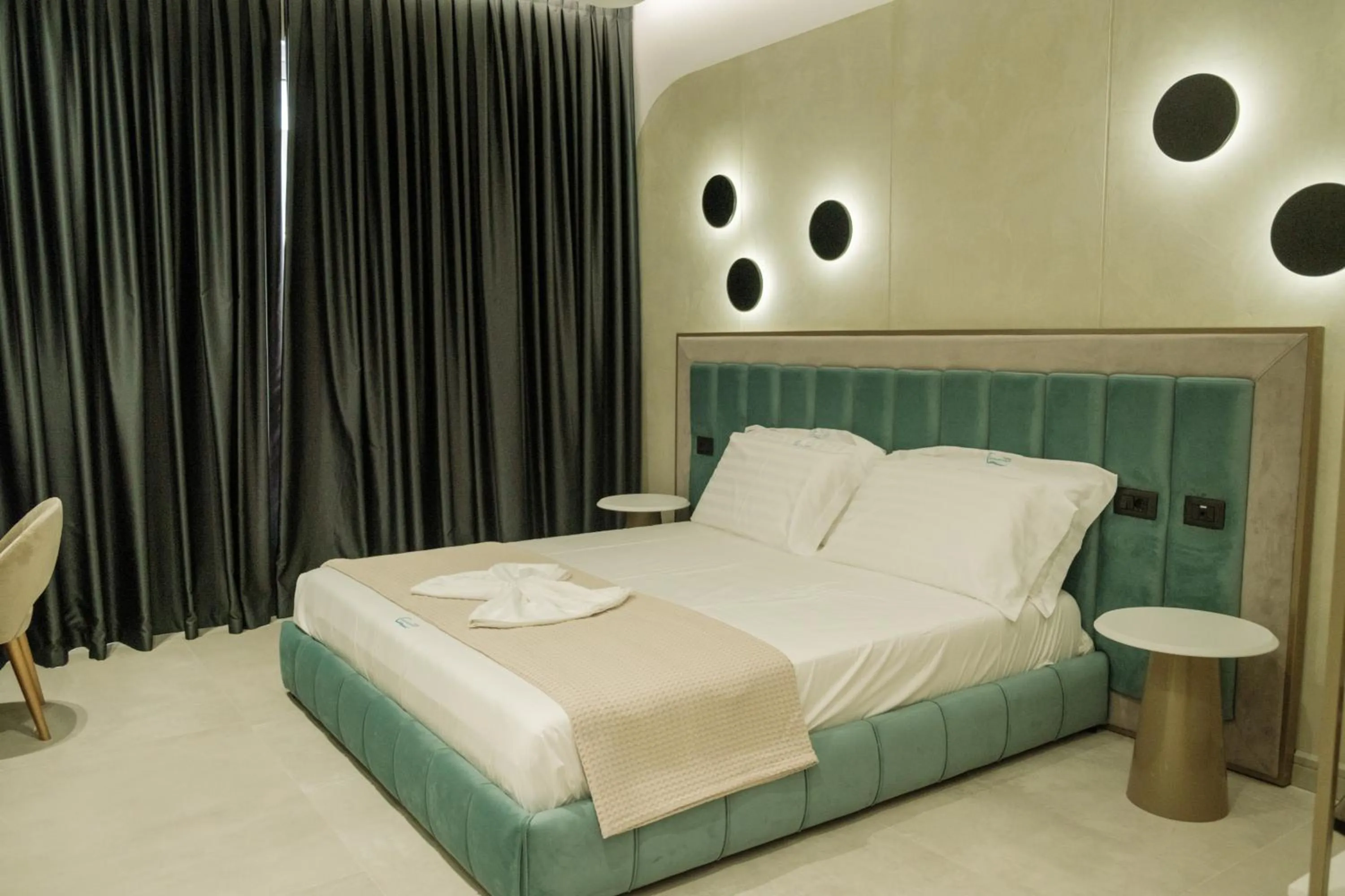 Bed in Comfort Suites