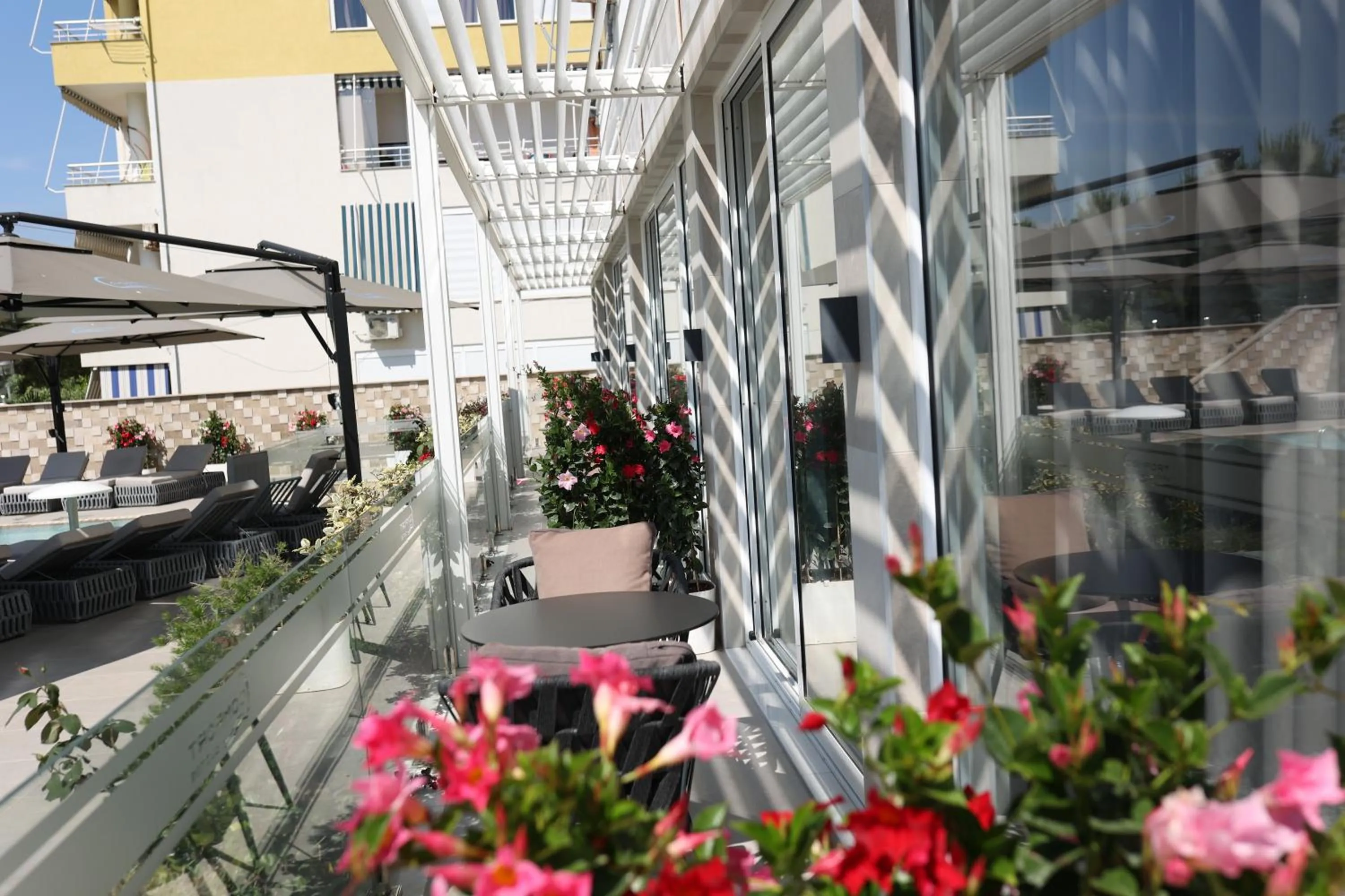 Property building in Comfort Suites