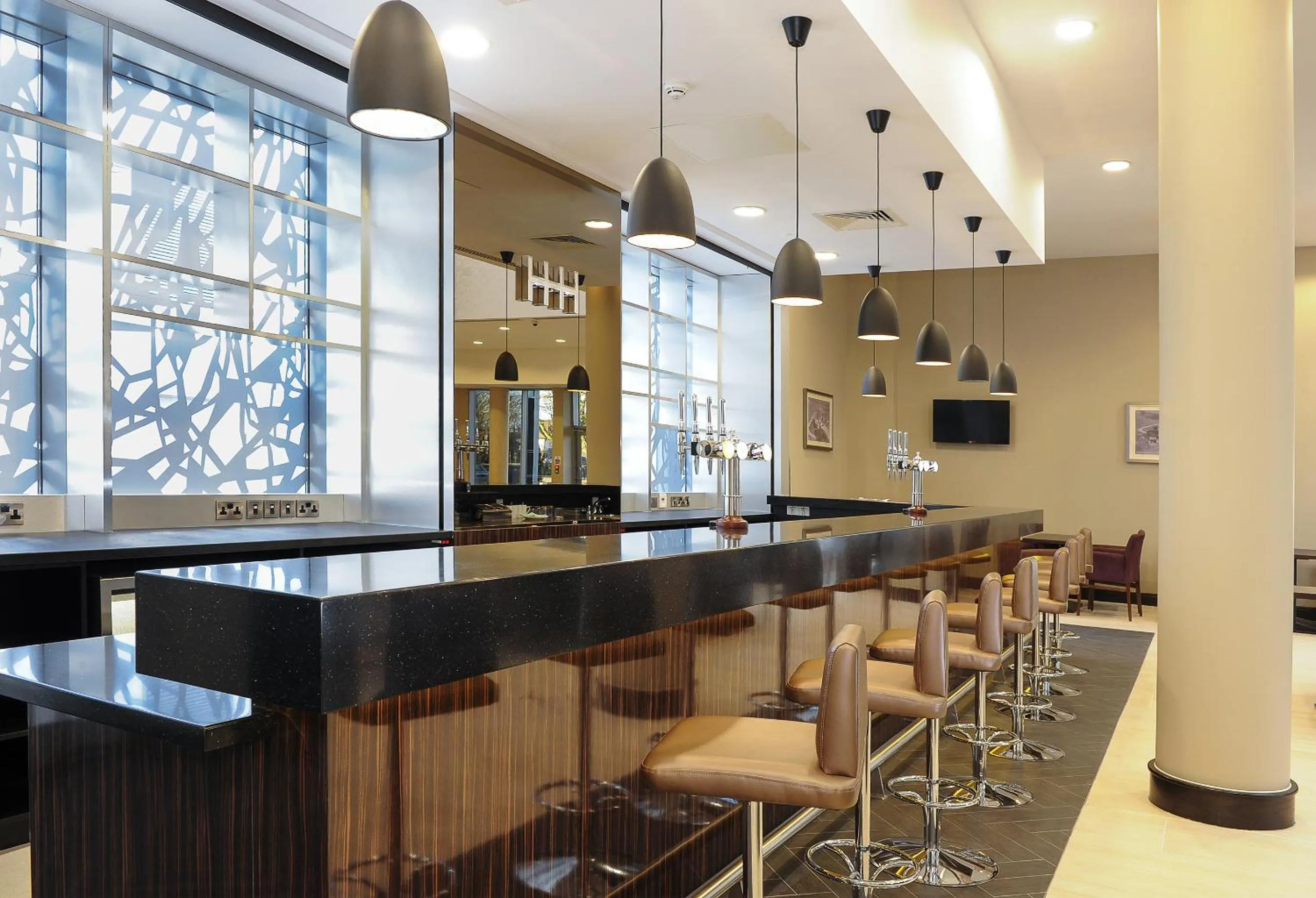 Restaurant/places to eat in Heston Hyde Hotel