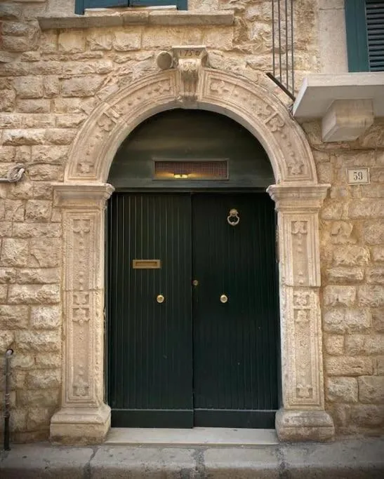 Facade/entrance in Emozioni dal Porto