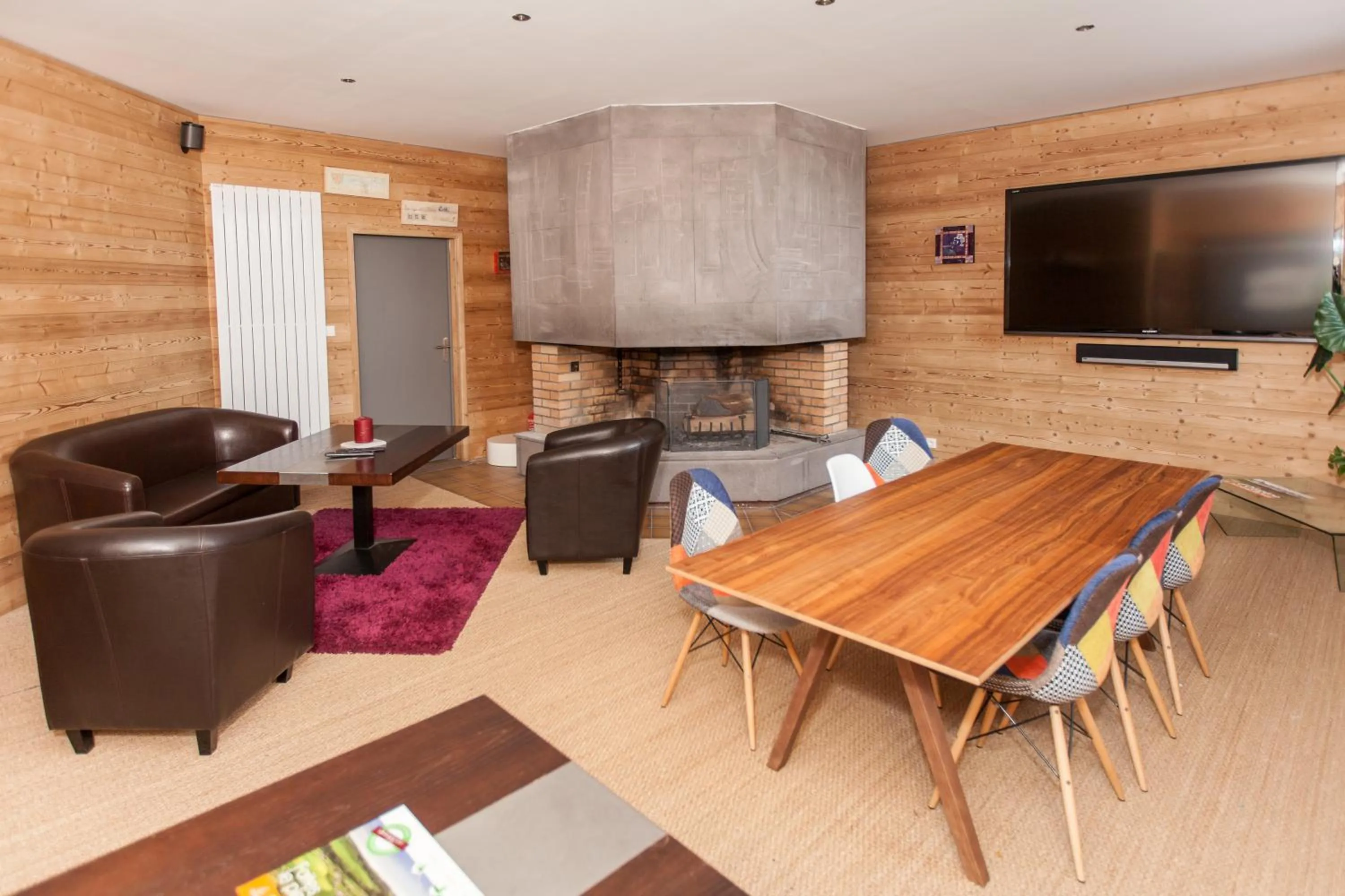 Communal lounge/ TV room in Sancy Resort