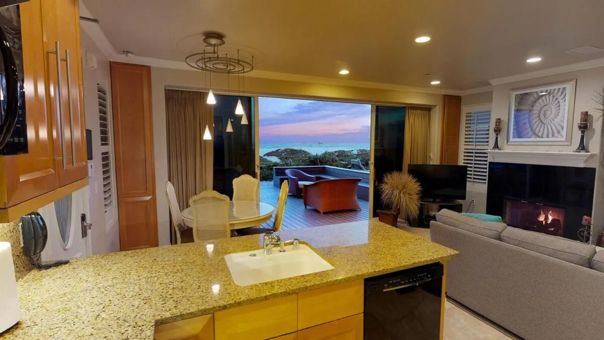 3 Bedroom 2 Bath Beachfront Home