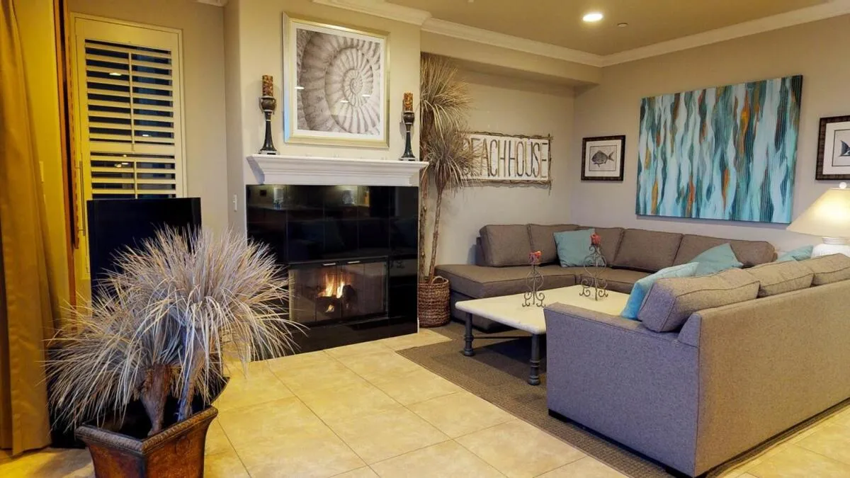 3 Bedroom 2 Bath Beachfront Home