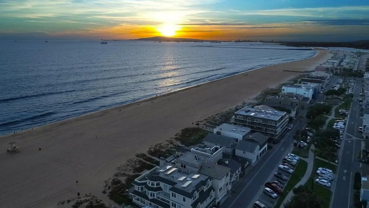 3 Bedroom 2 Bath Beachfront Home