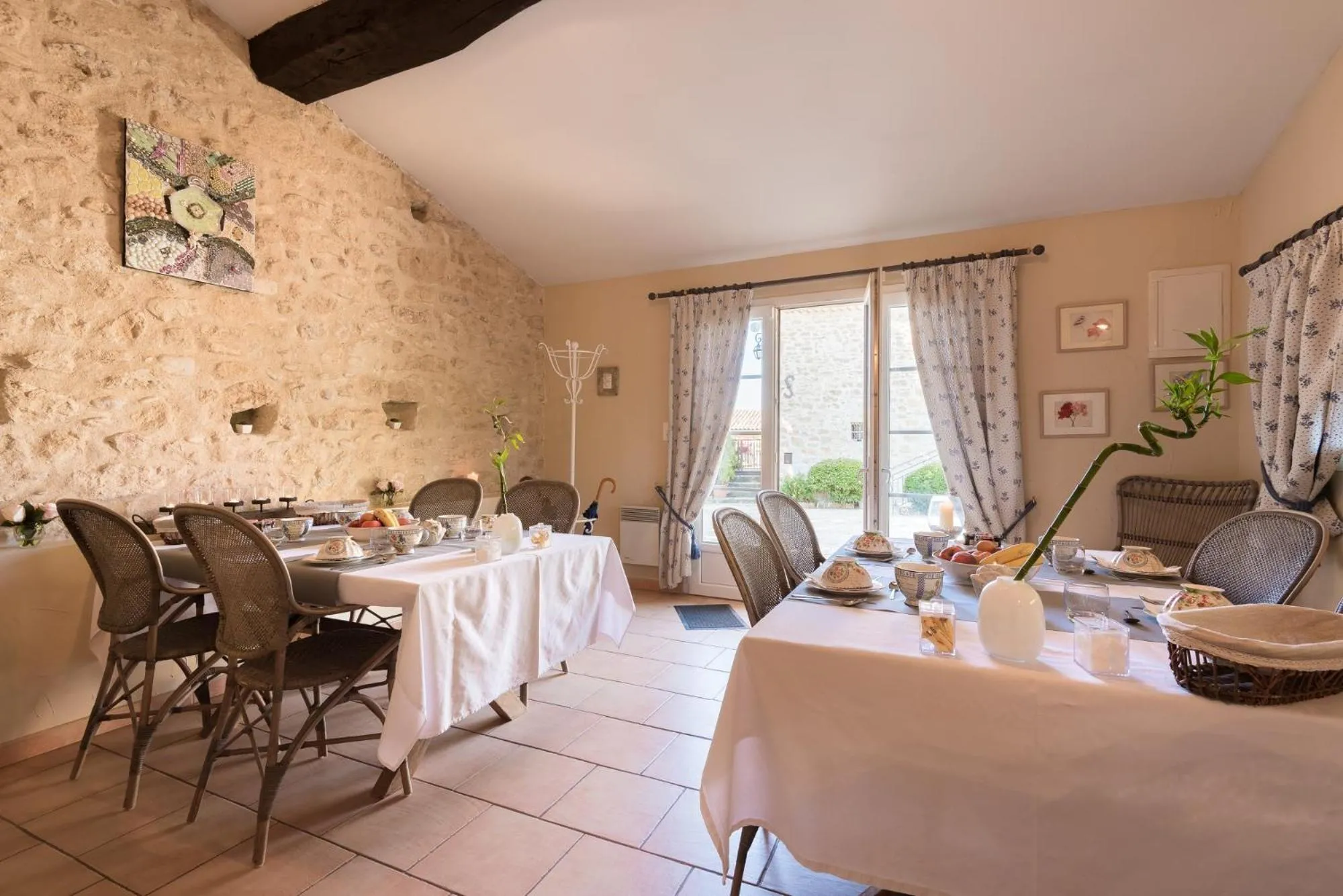 Dining area in Le Moulin de Beaunette