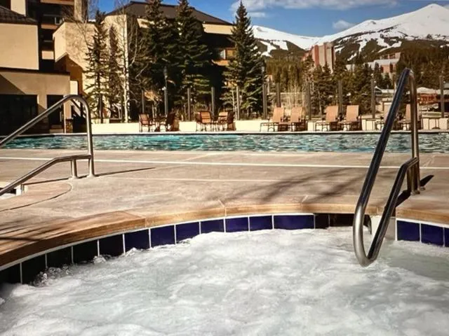 Swimming Pool in Marriott's Mountain Valley Lodge At Breckenridge