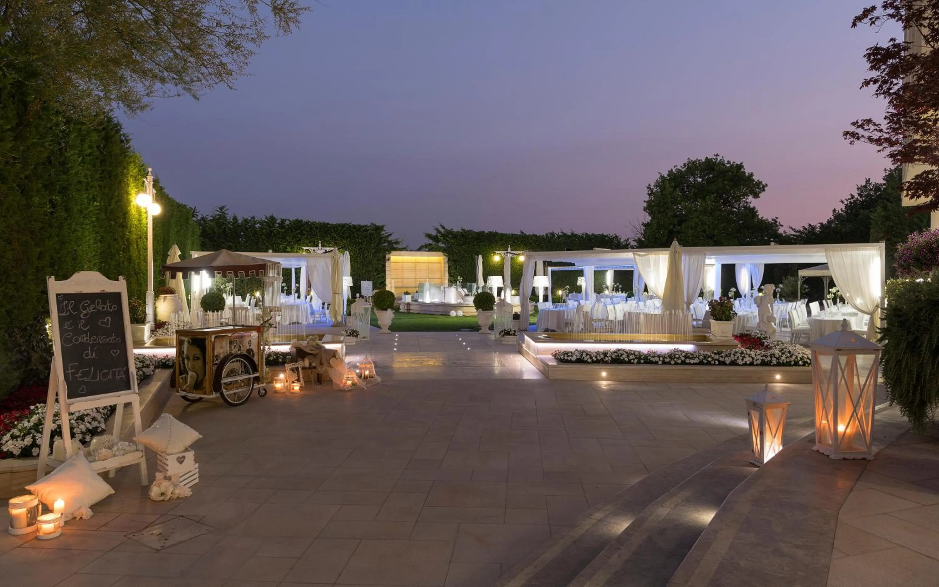 Property building in Grand Hotel Biffy