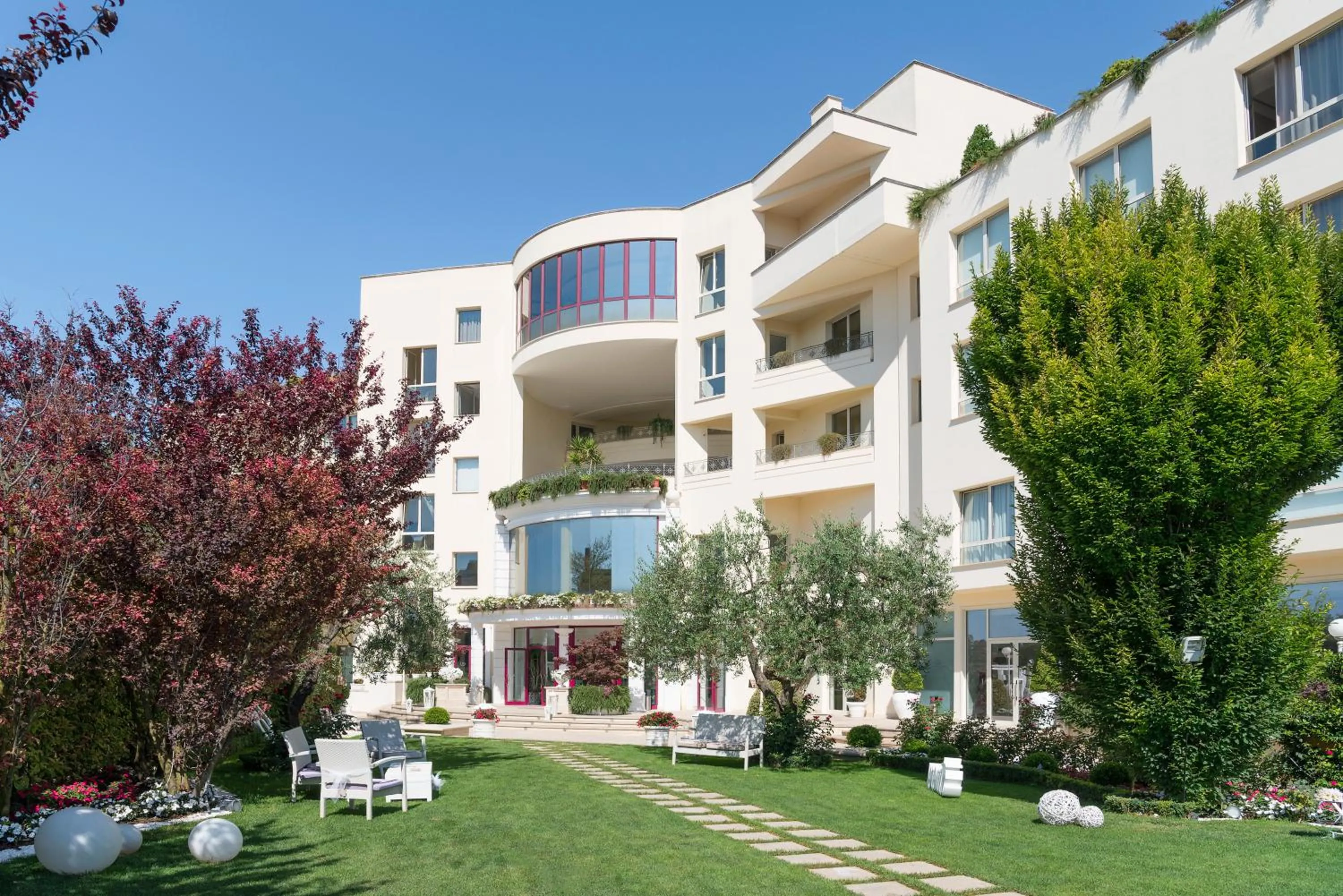 Facade/entrance in Grand Hotel Biffy
