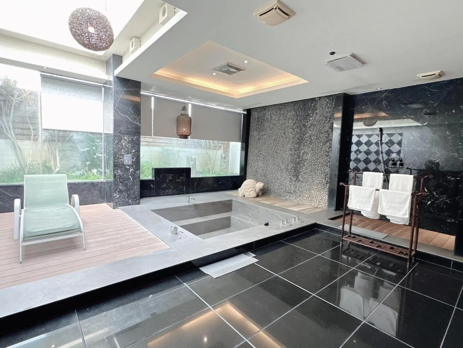 Bathroom in Orient Luxury Villa Motel