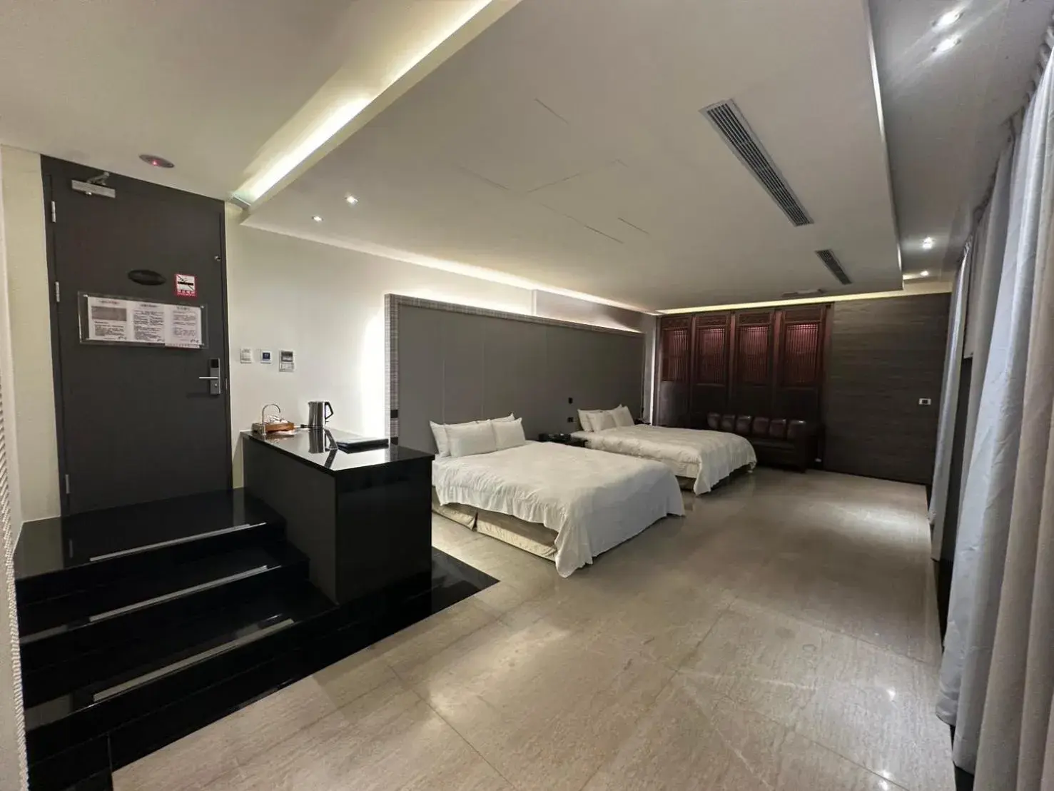 Large Double Room in Orient Luxury Villa Motel Large Double Room in Orient Luxury Villa Motel