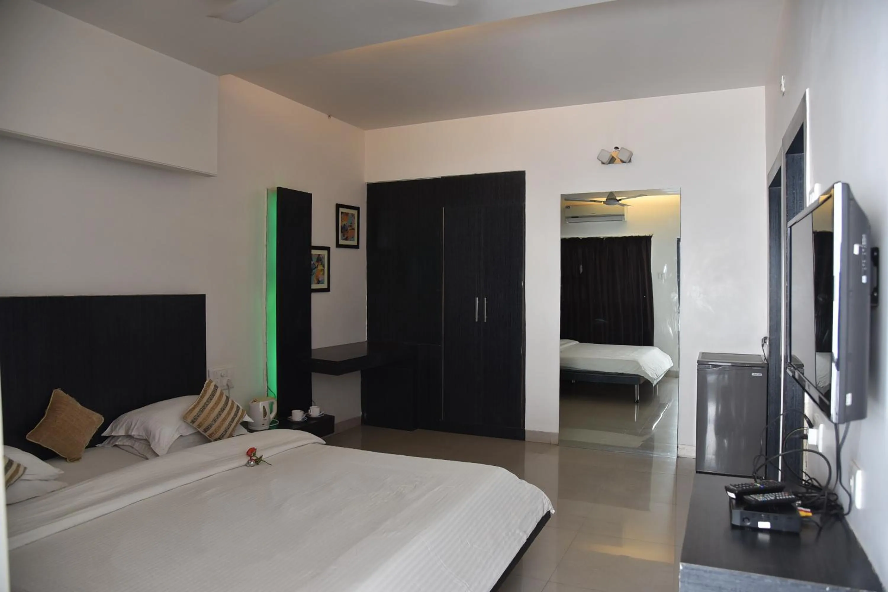 TV and multimedia, Bed in Hotel Rama Heritage