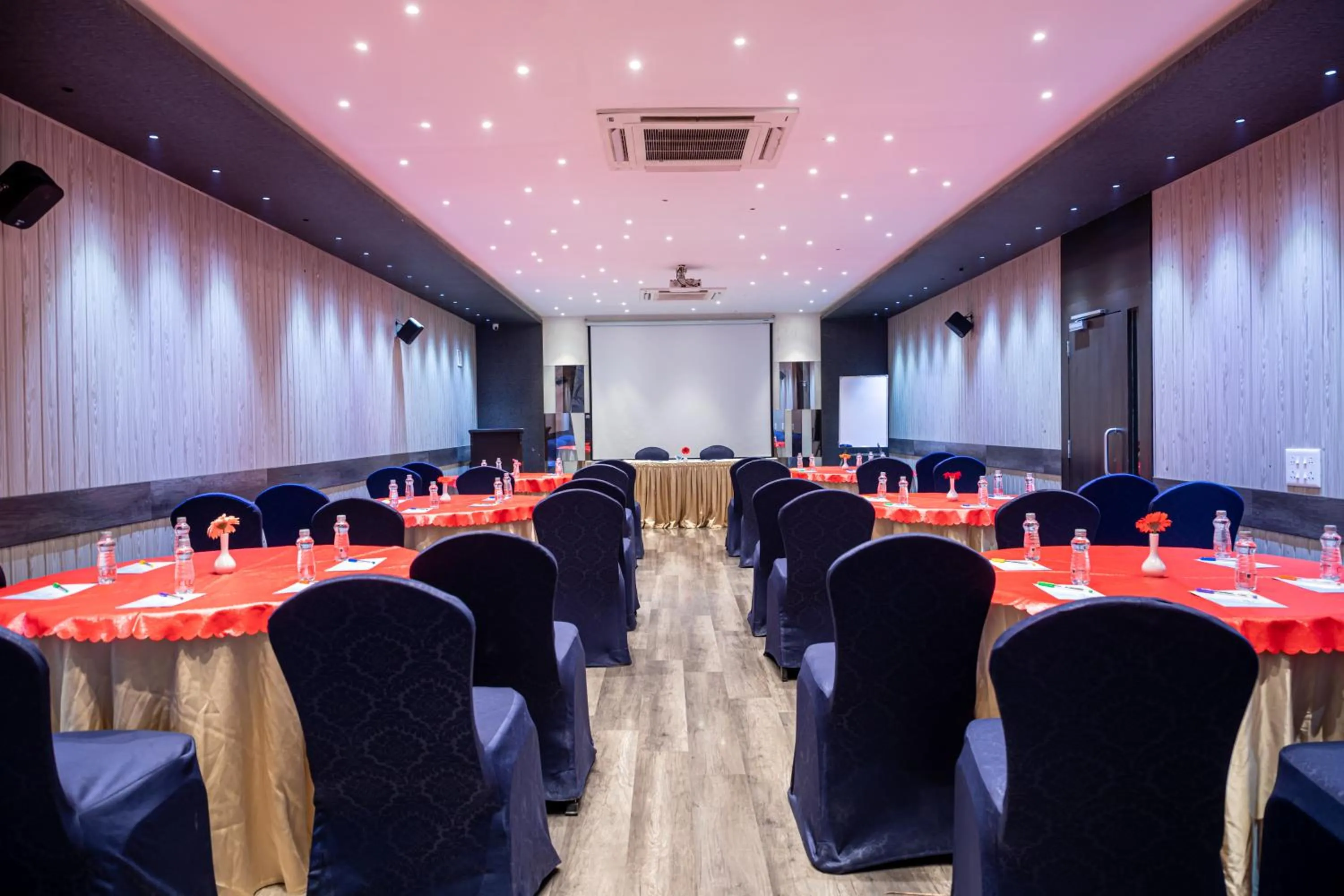 Meeting/conference room in Hotel Rama Heritage