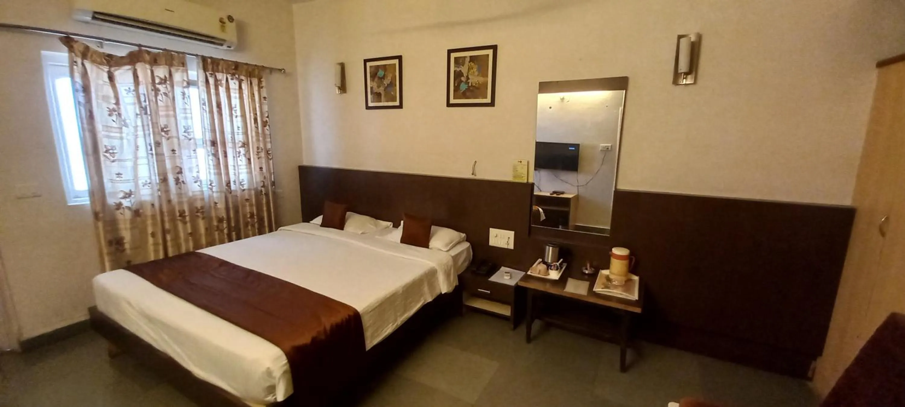 Guests, Bed in Hotel Rama Heritage