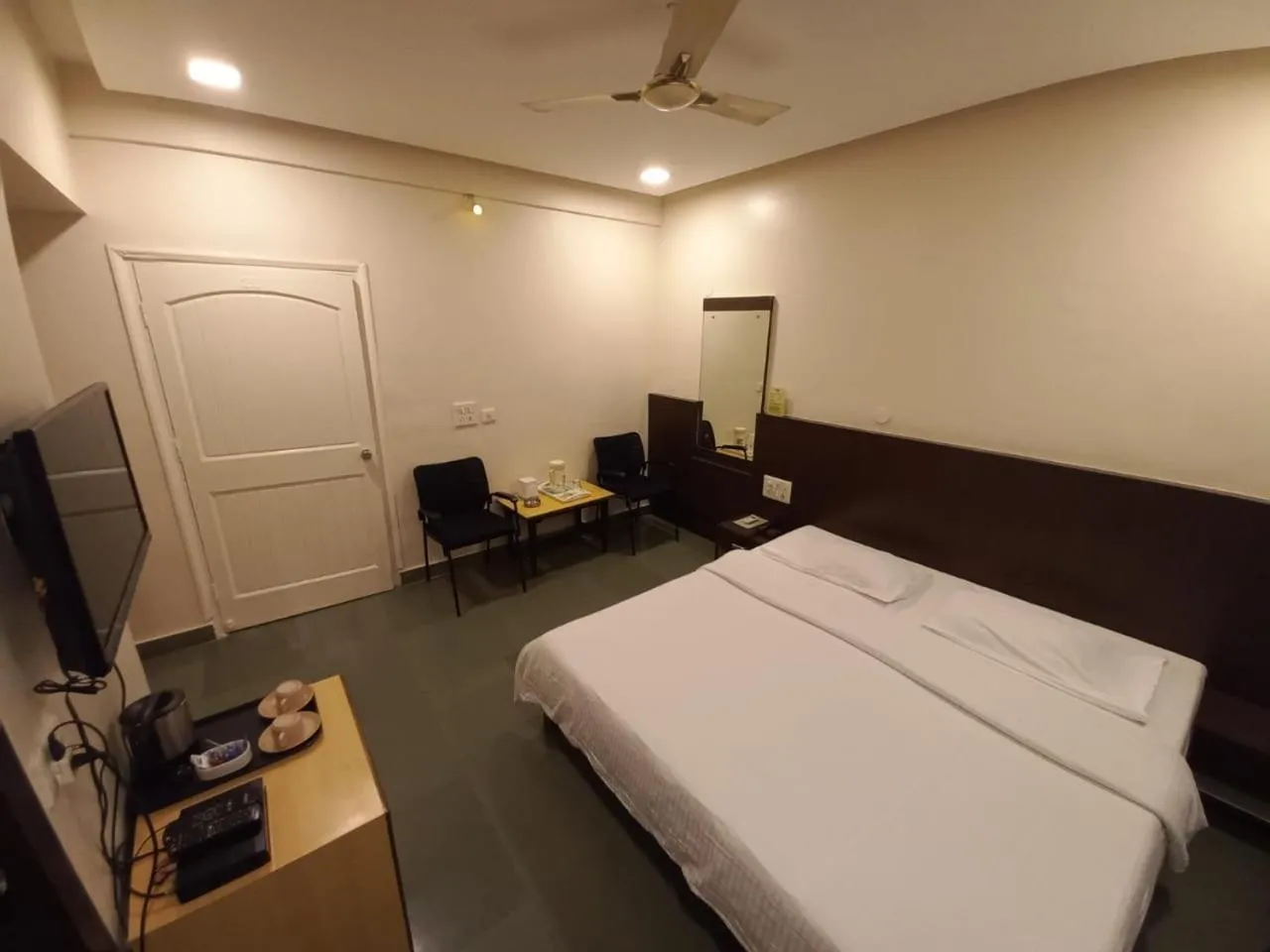 Photo of the whole room, Bed in Hotel Rama Heritage