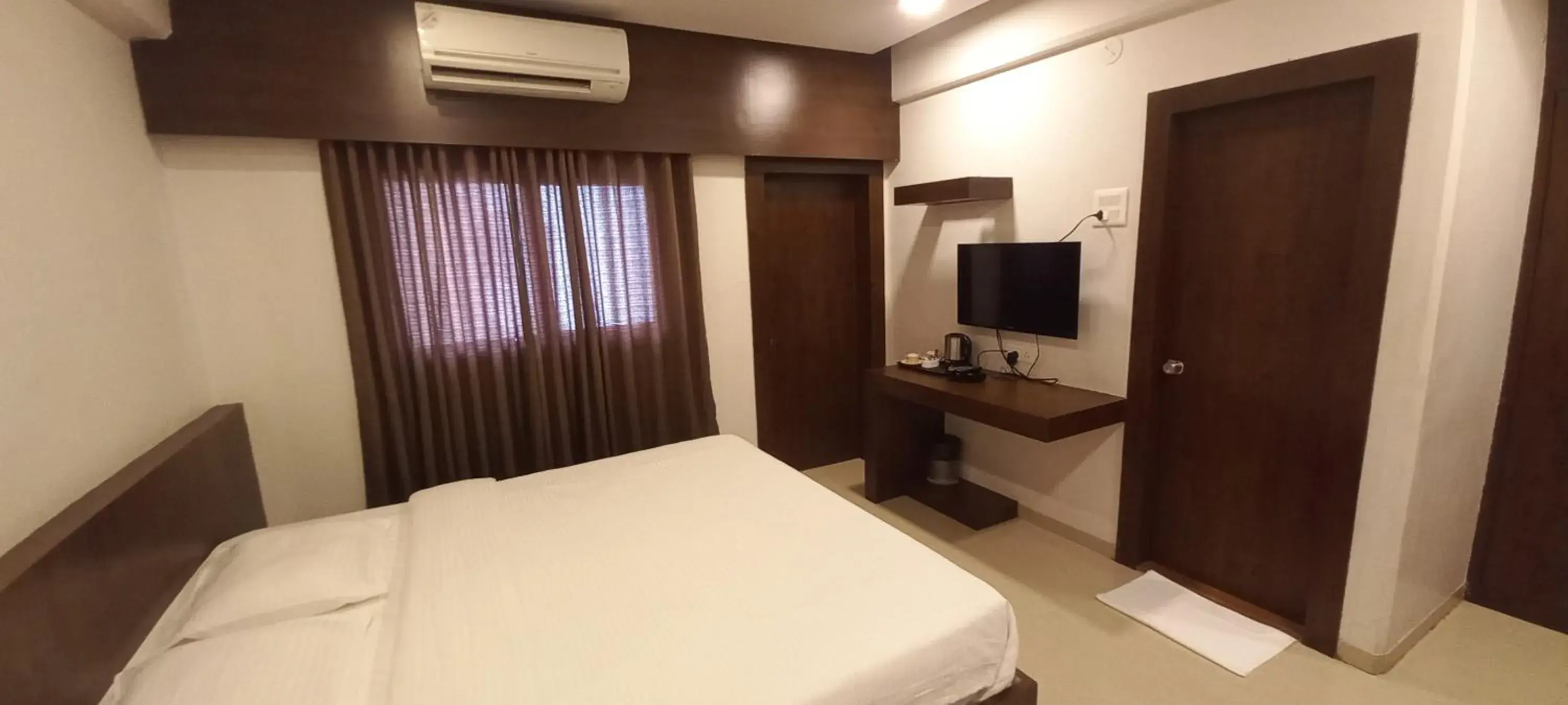 Super Deluxe Double Room - single occupancy in Hotel Rama Heritage Super Deluxe Double Room - single occupancy in Hotel Rama Heritage