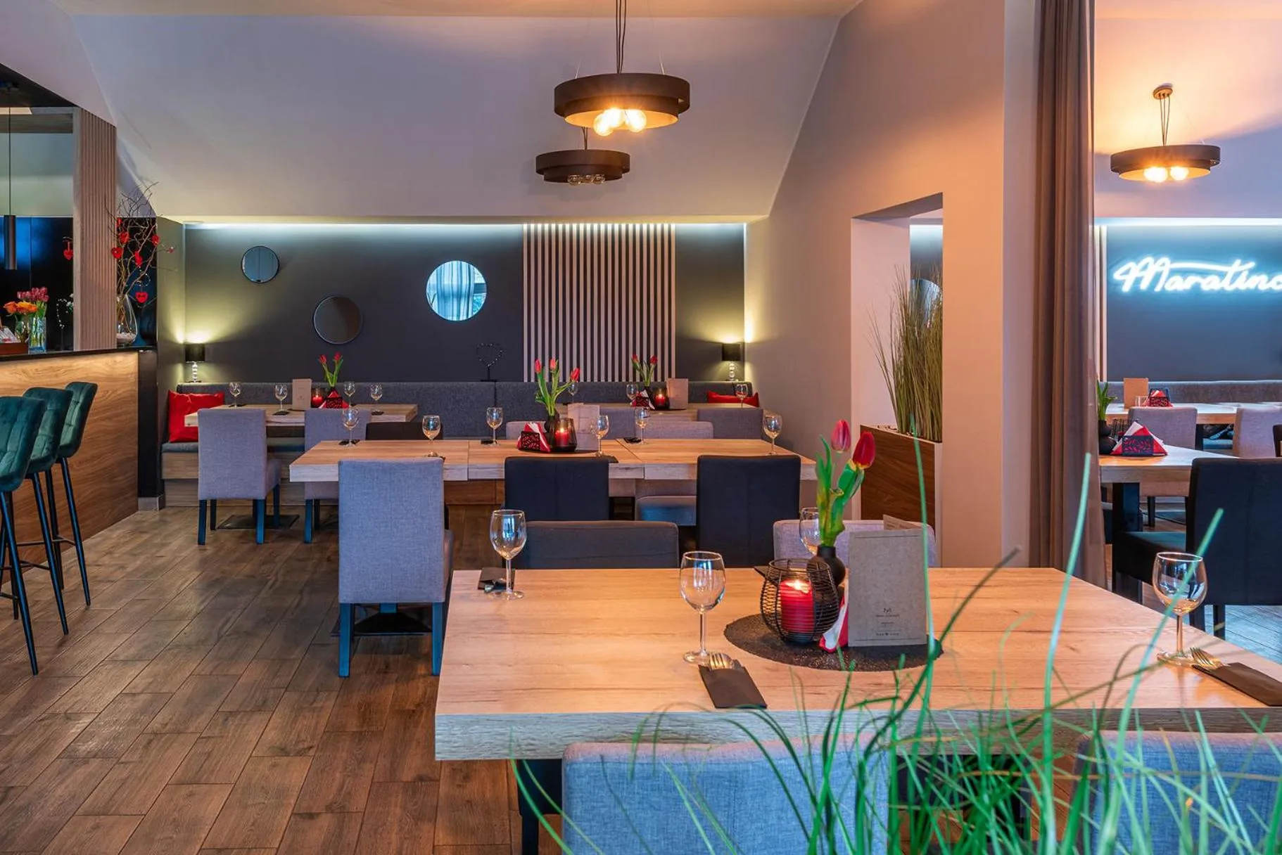 Restaurant/places to eat in Hotel Maraton