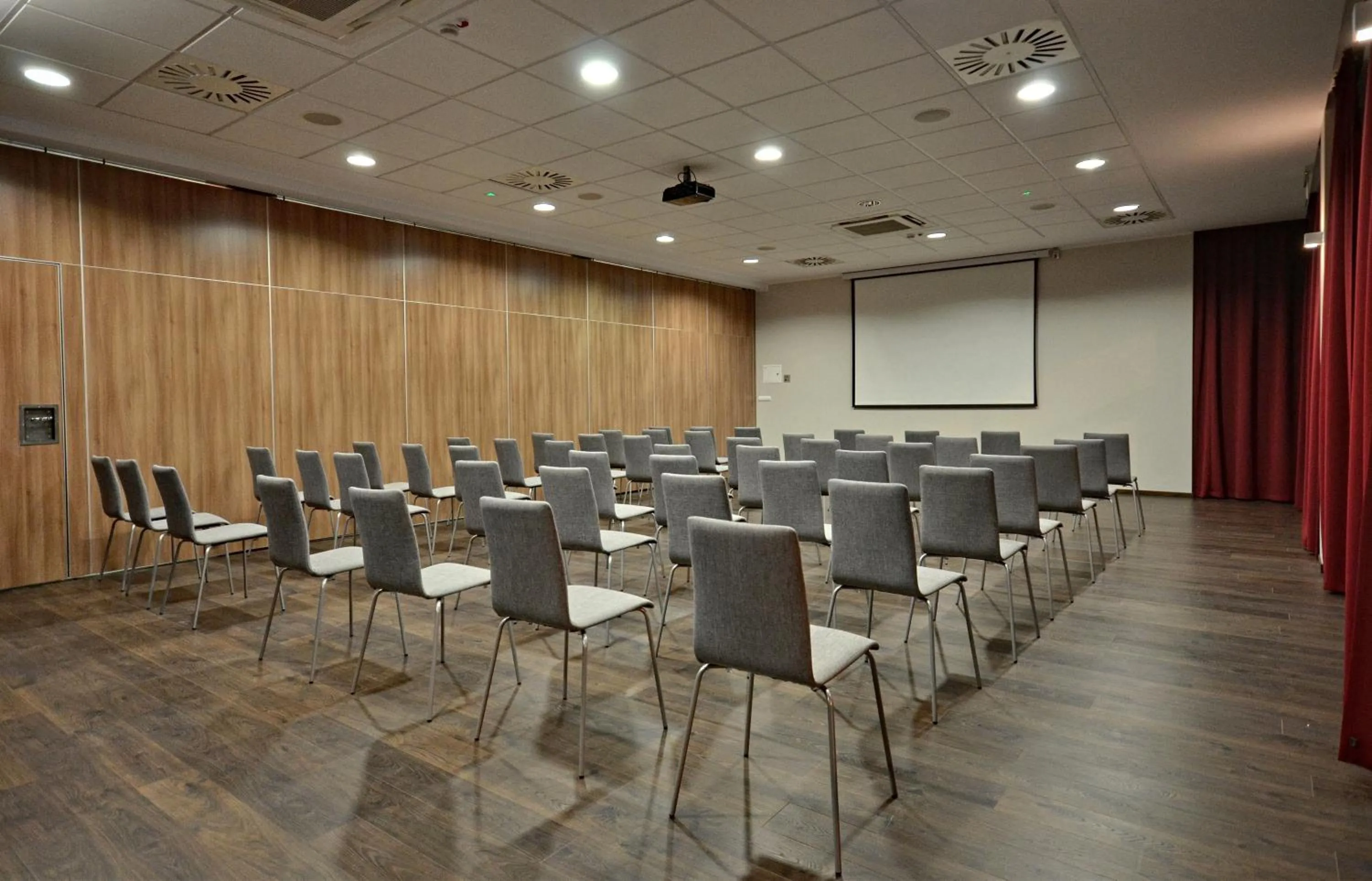 Business facilities in Hotel Maraton