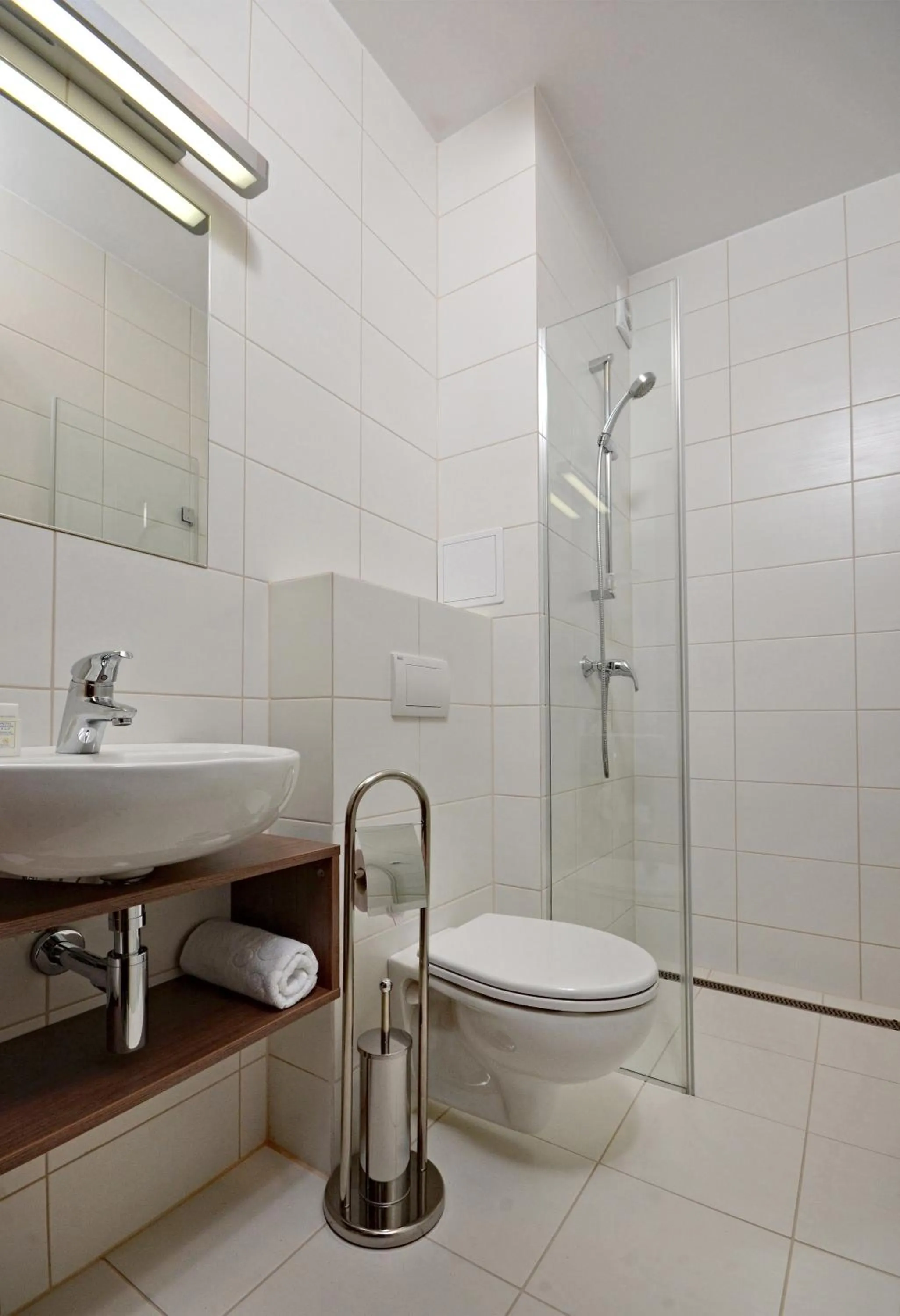 Shower in Hotel Maraton