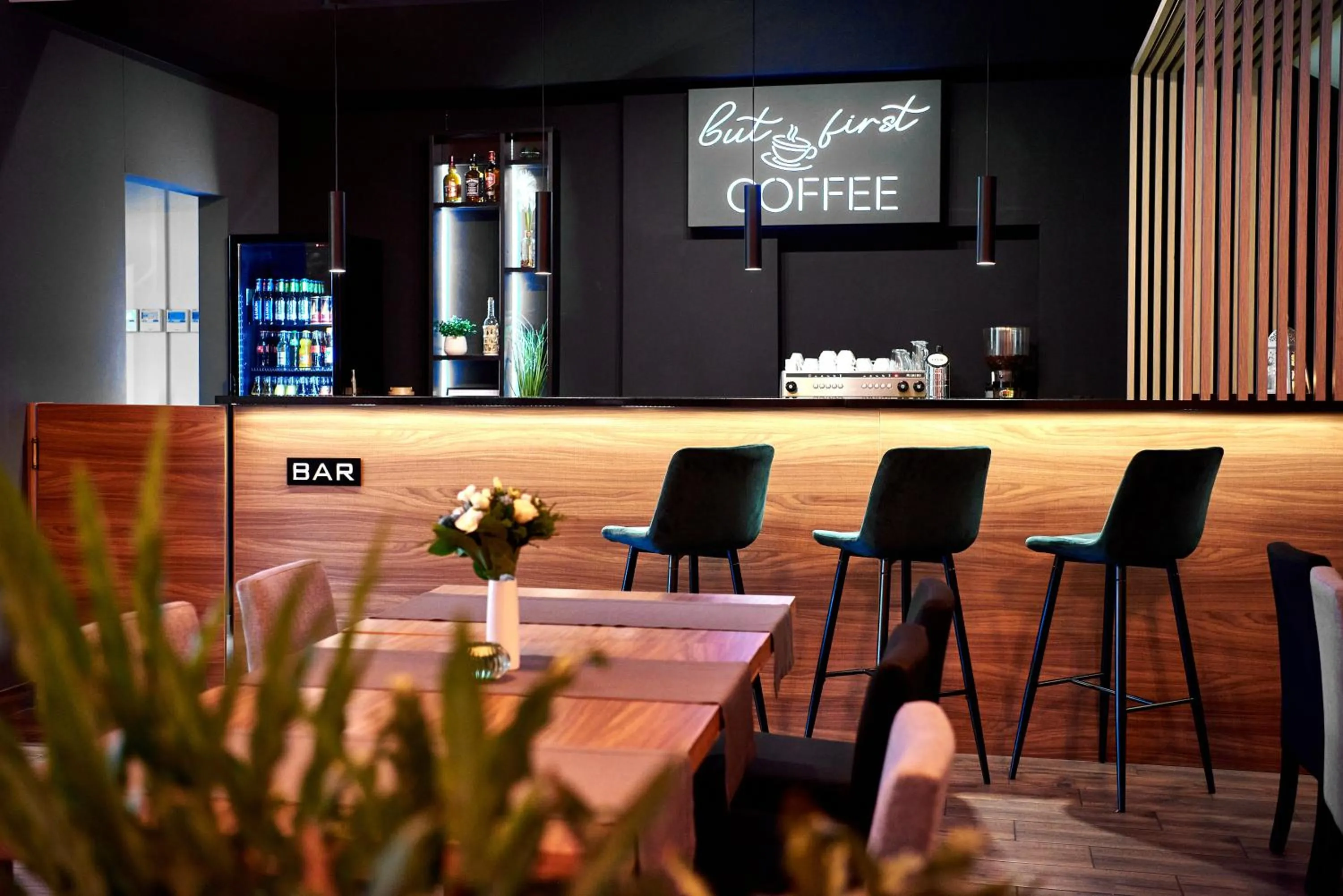 Restaurant/places to eat in Hotel Maraton