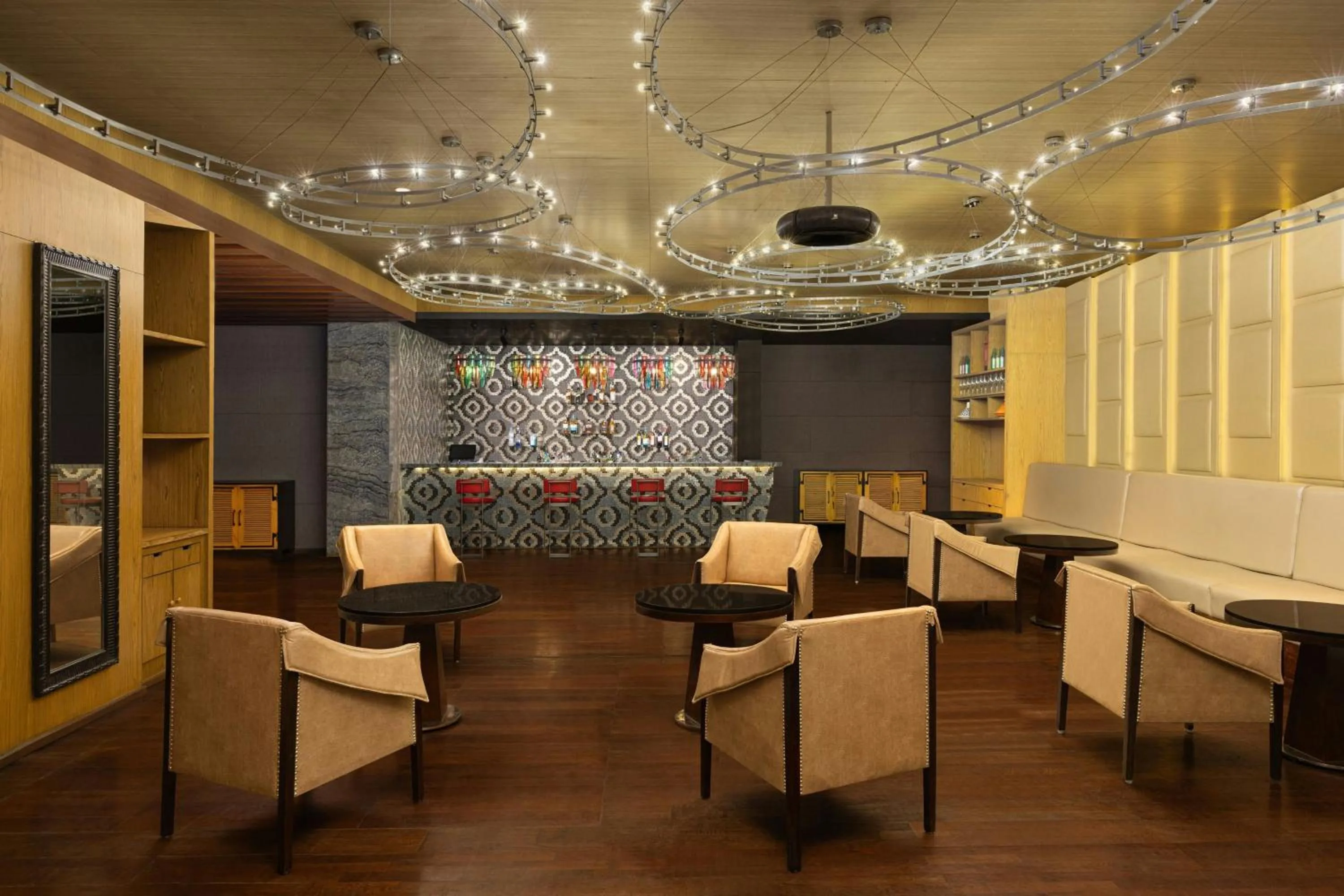 Lounge or bar in Courtyard by Marriott Bilaspur