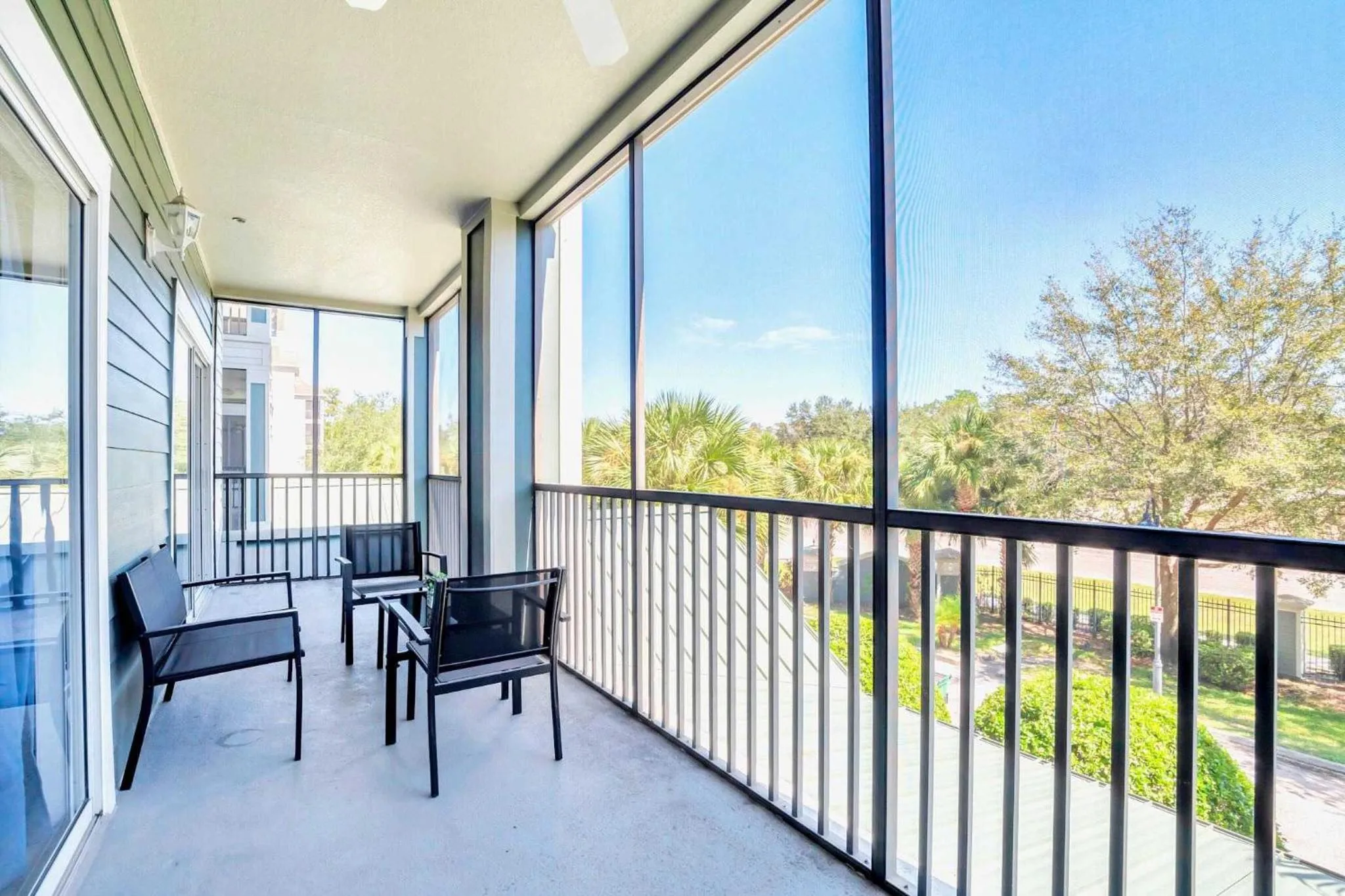 2BR Condo - Pool & Games - Near Disney