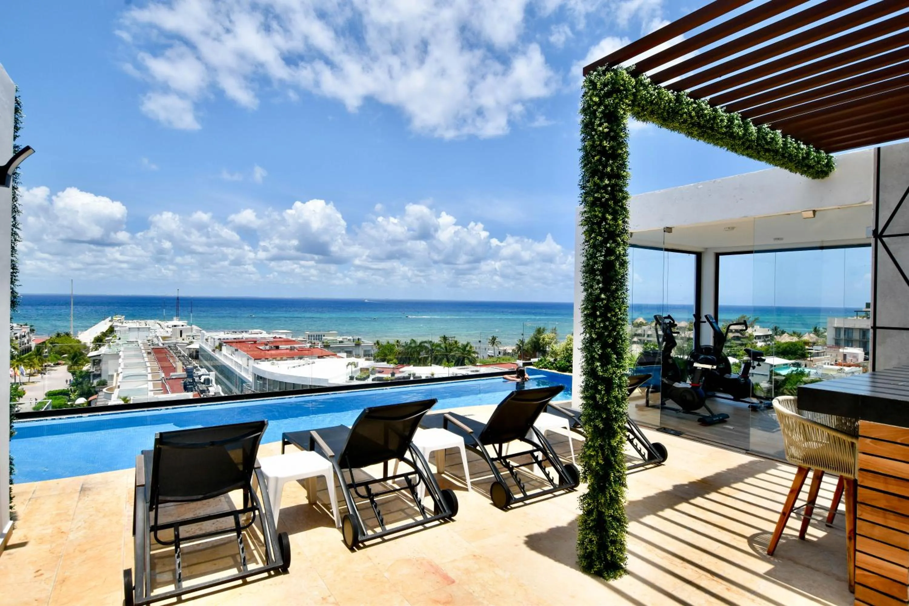 Balcony/Terrace in OP downtown Studio by Casago