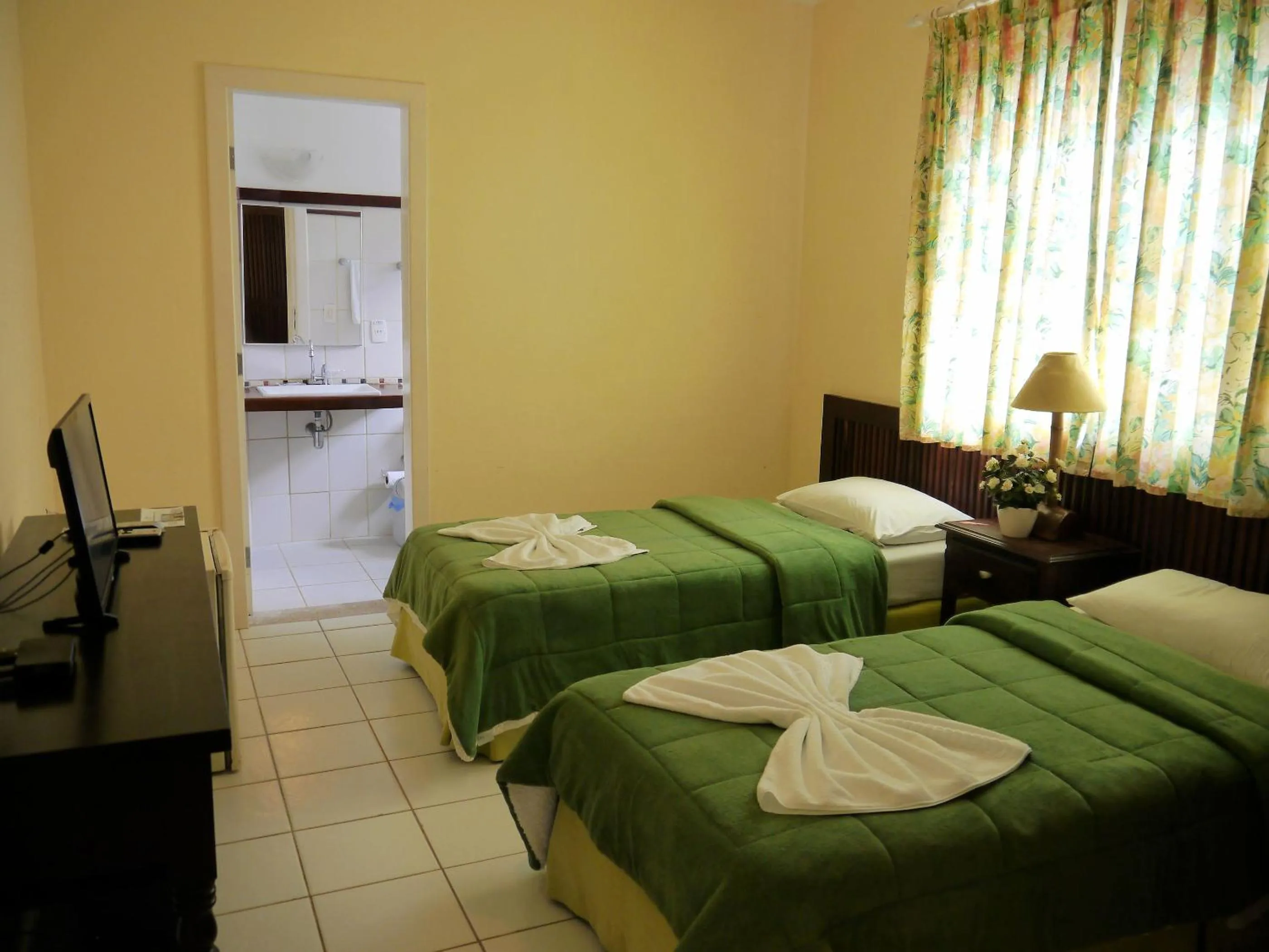 Bathroom, Bed in Grimms Pousada de Contos