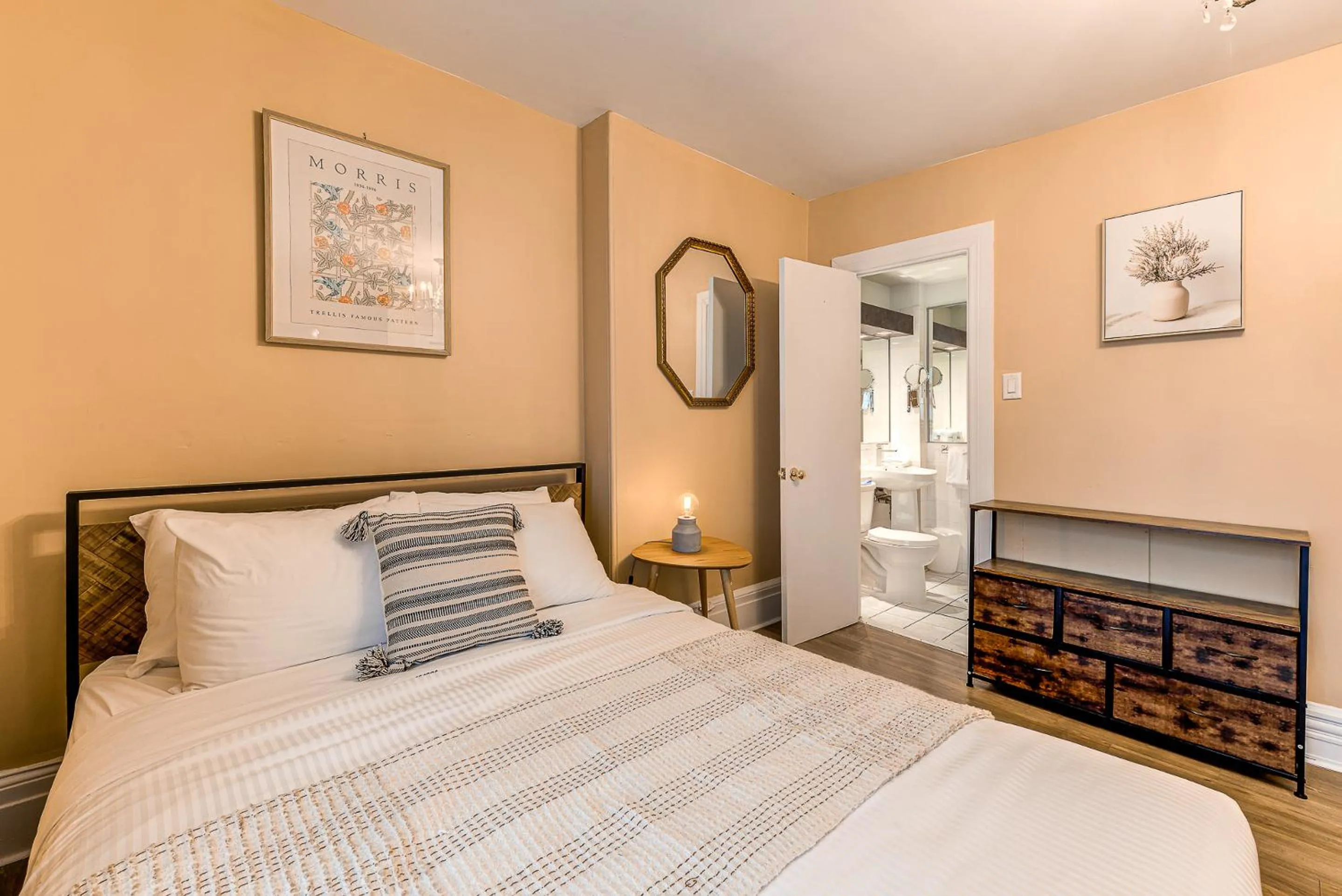 Bed in North House - Auberge La Chouette Hôtel Automatisé