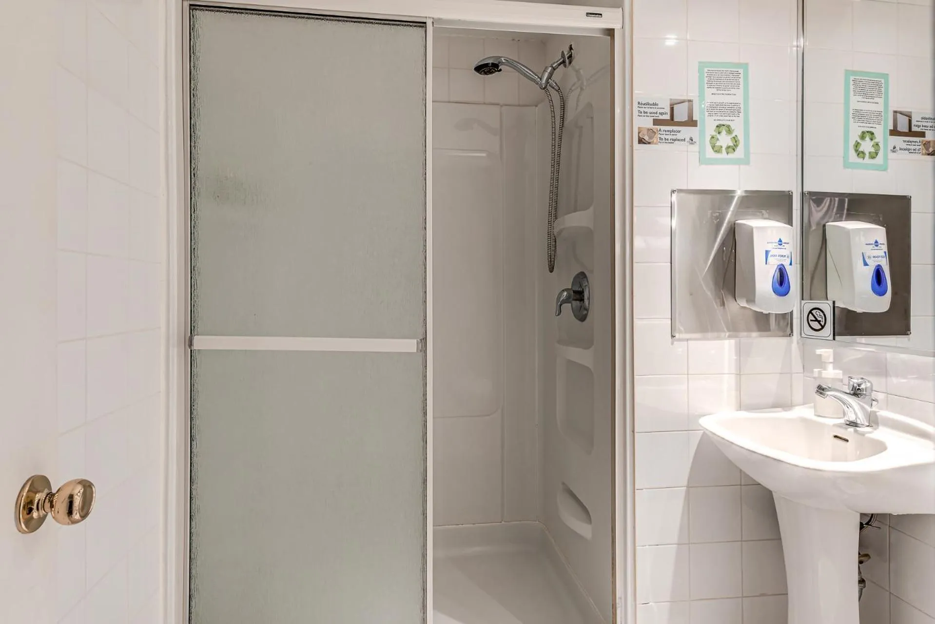 North House - Auberge La Chouette Hôtel Automatisé