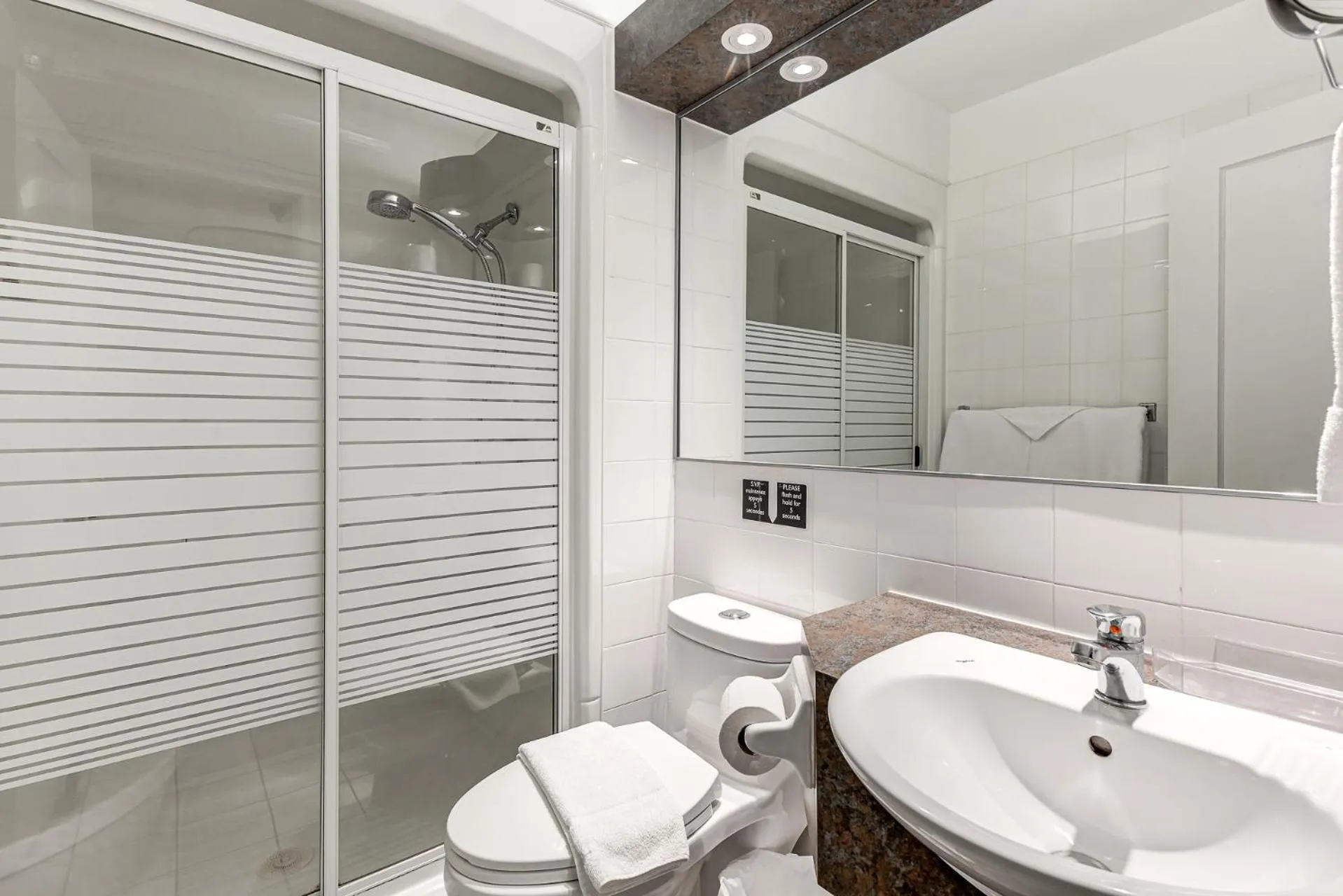 North House - Auberge La Chouette Hôtel Automatisé