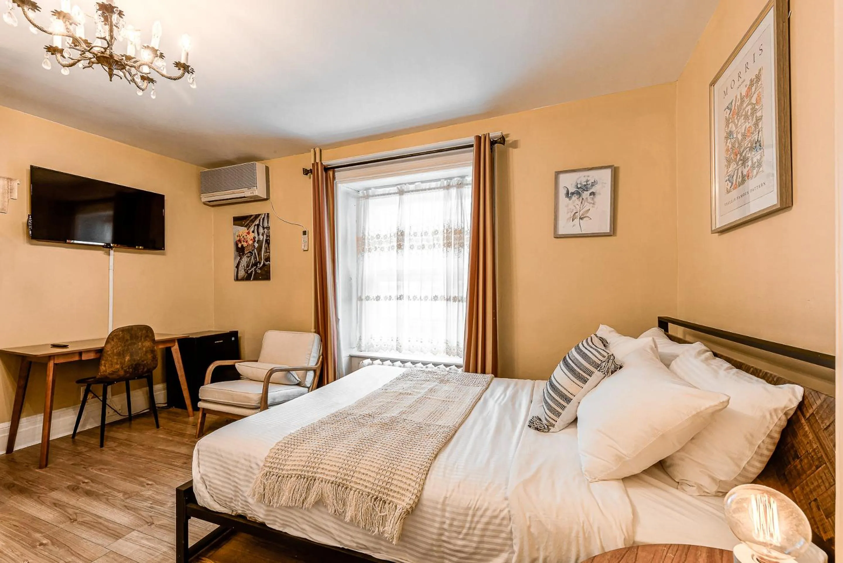 Bed in North House - Auberge La Chouette Hôtel Automatisé