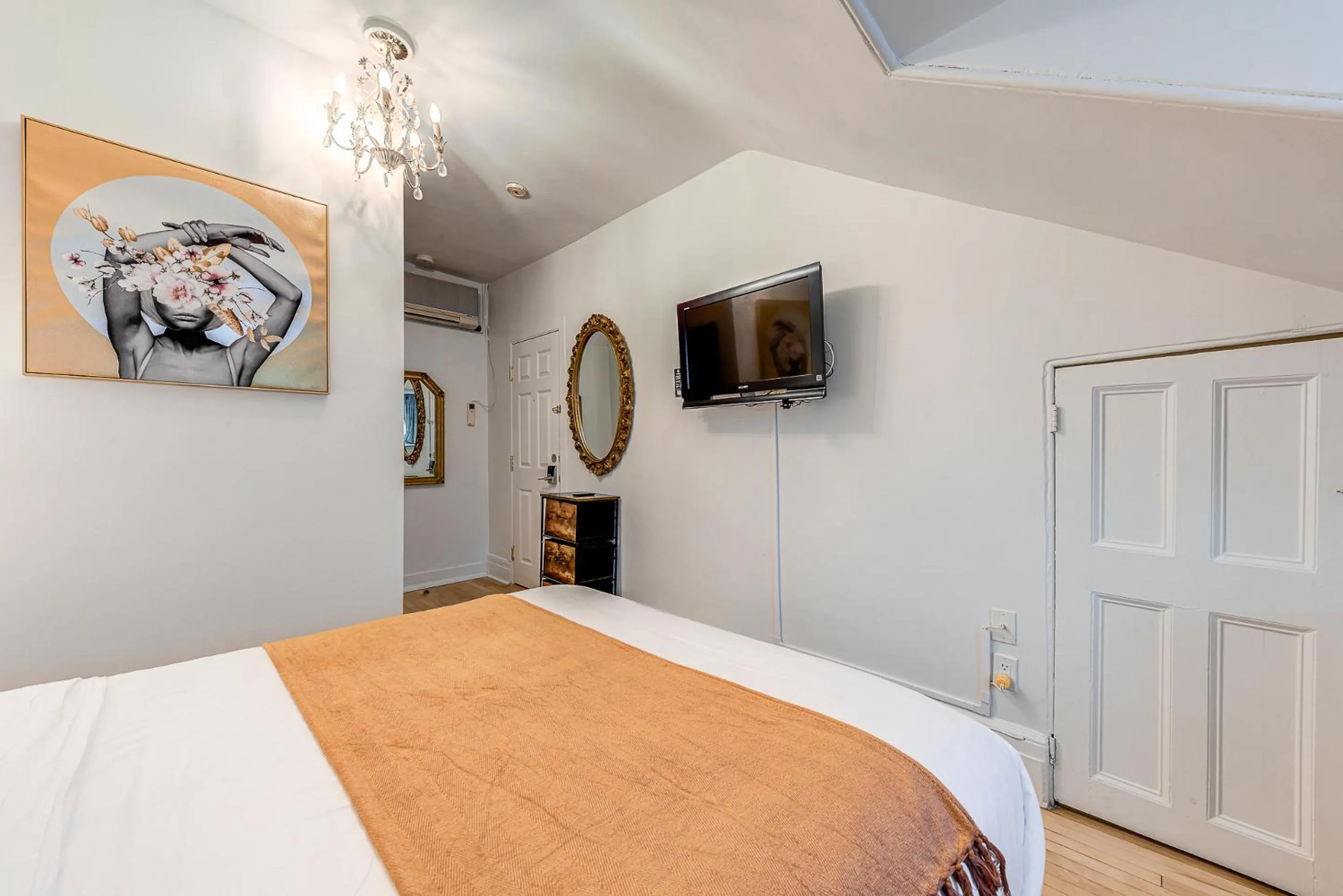 Bed in North House - Auberge La Chouette Hôtel Automatisé