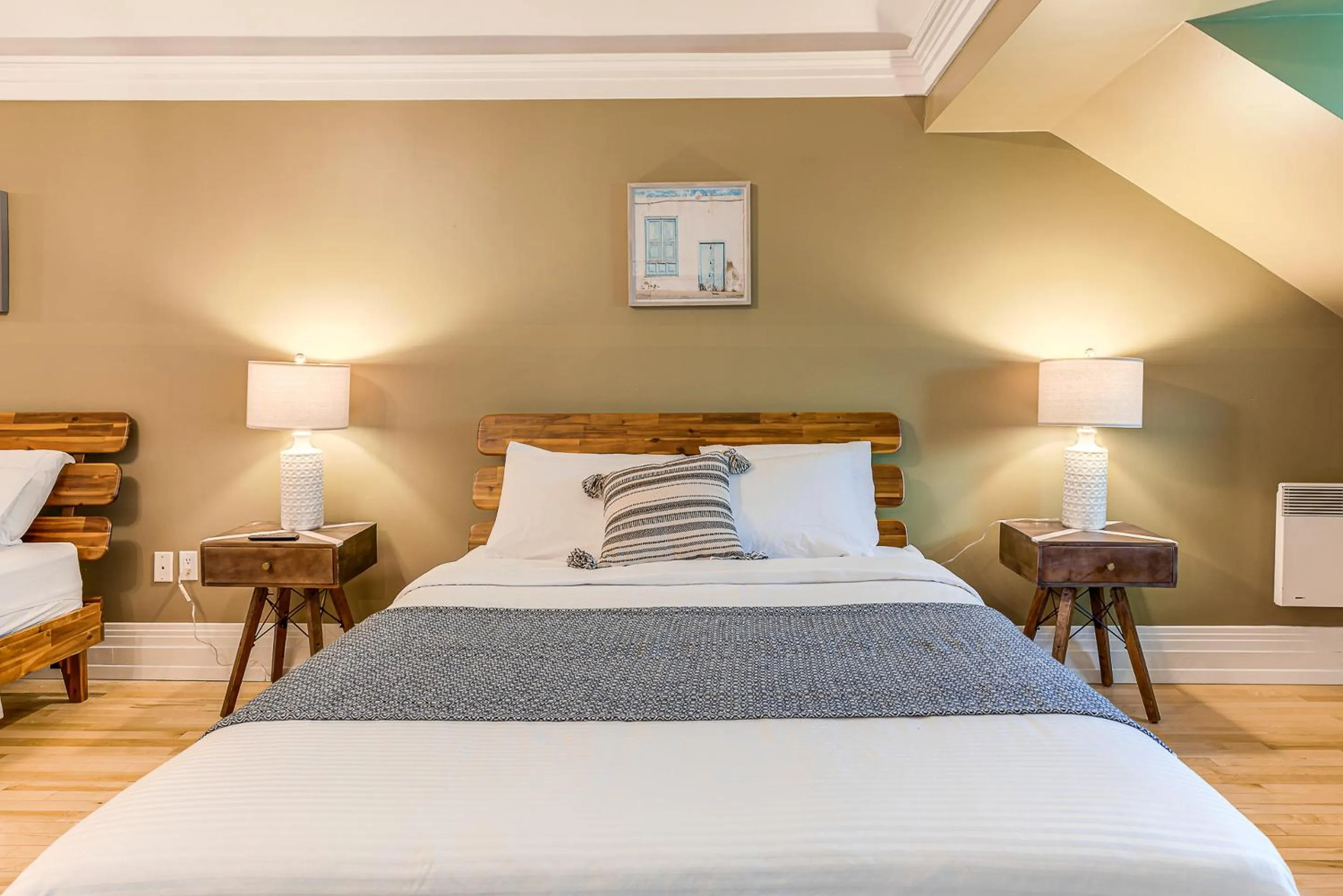 Bed in North House - Auberge La Chouette Hôtel Automatisé