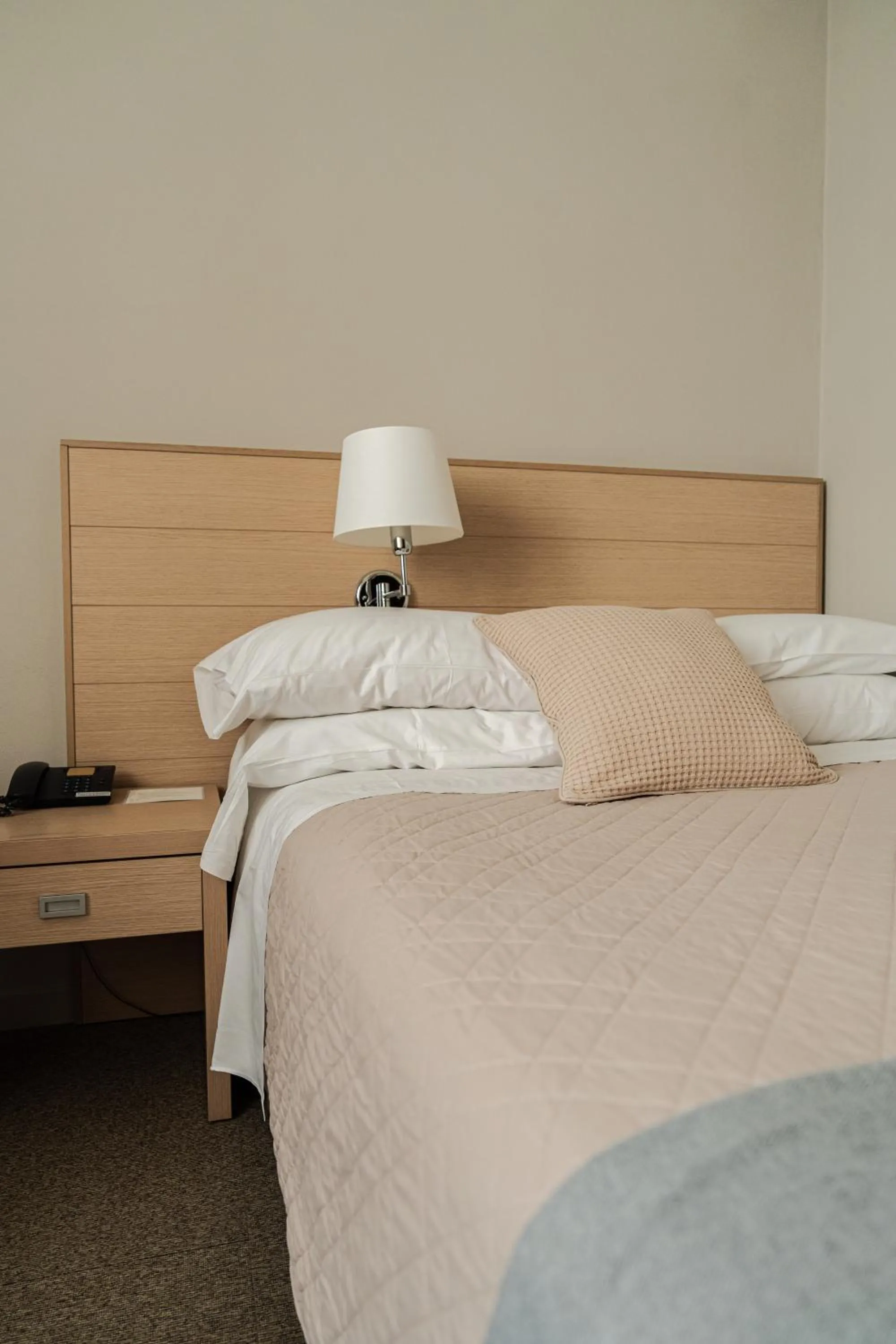 Bedroom, Bed in Rouge Hotel International