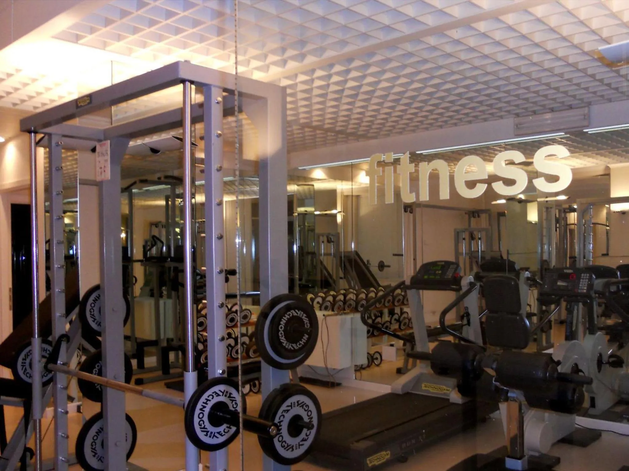 Fitness centre/facilities in Rouge Hotel International