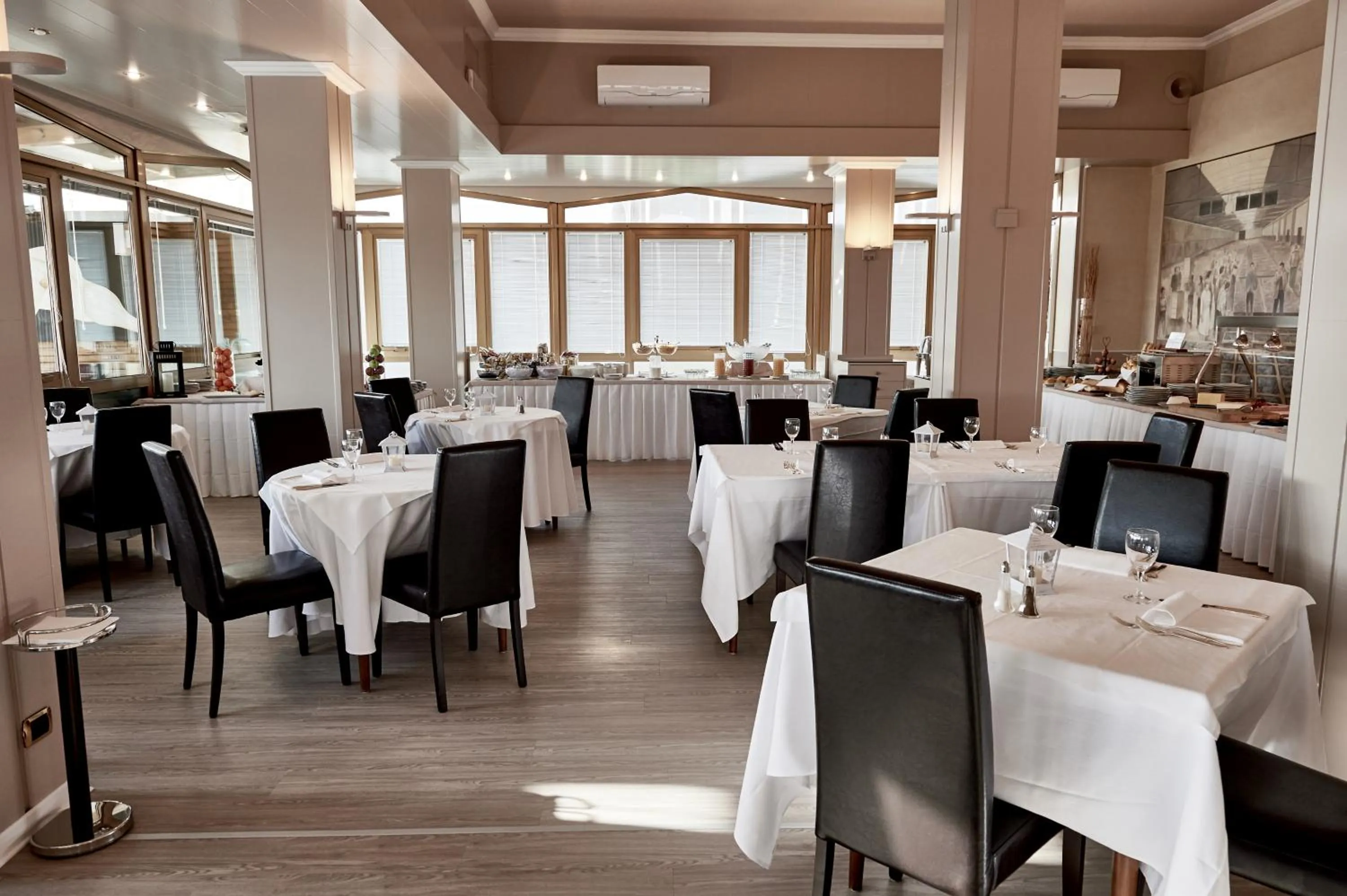 Lunch in Rouge Hotel International