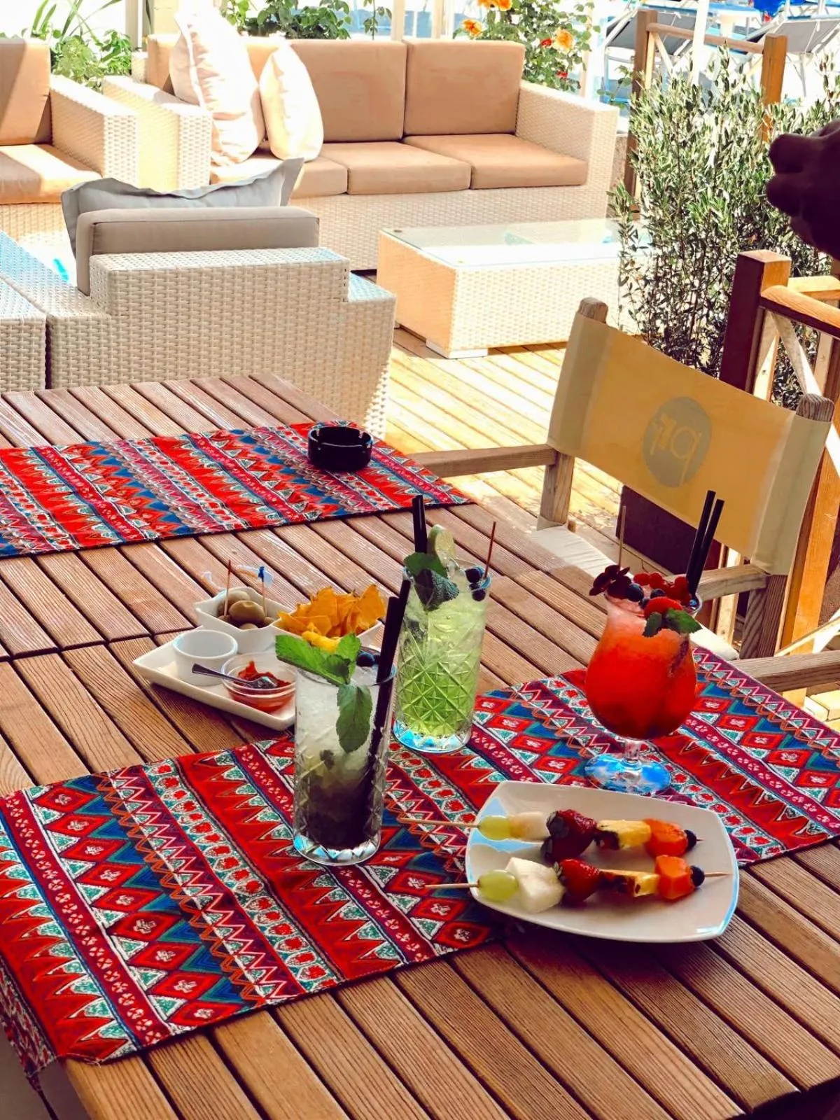 Food and drinks in Rouge Hotel International