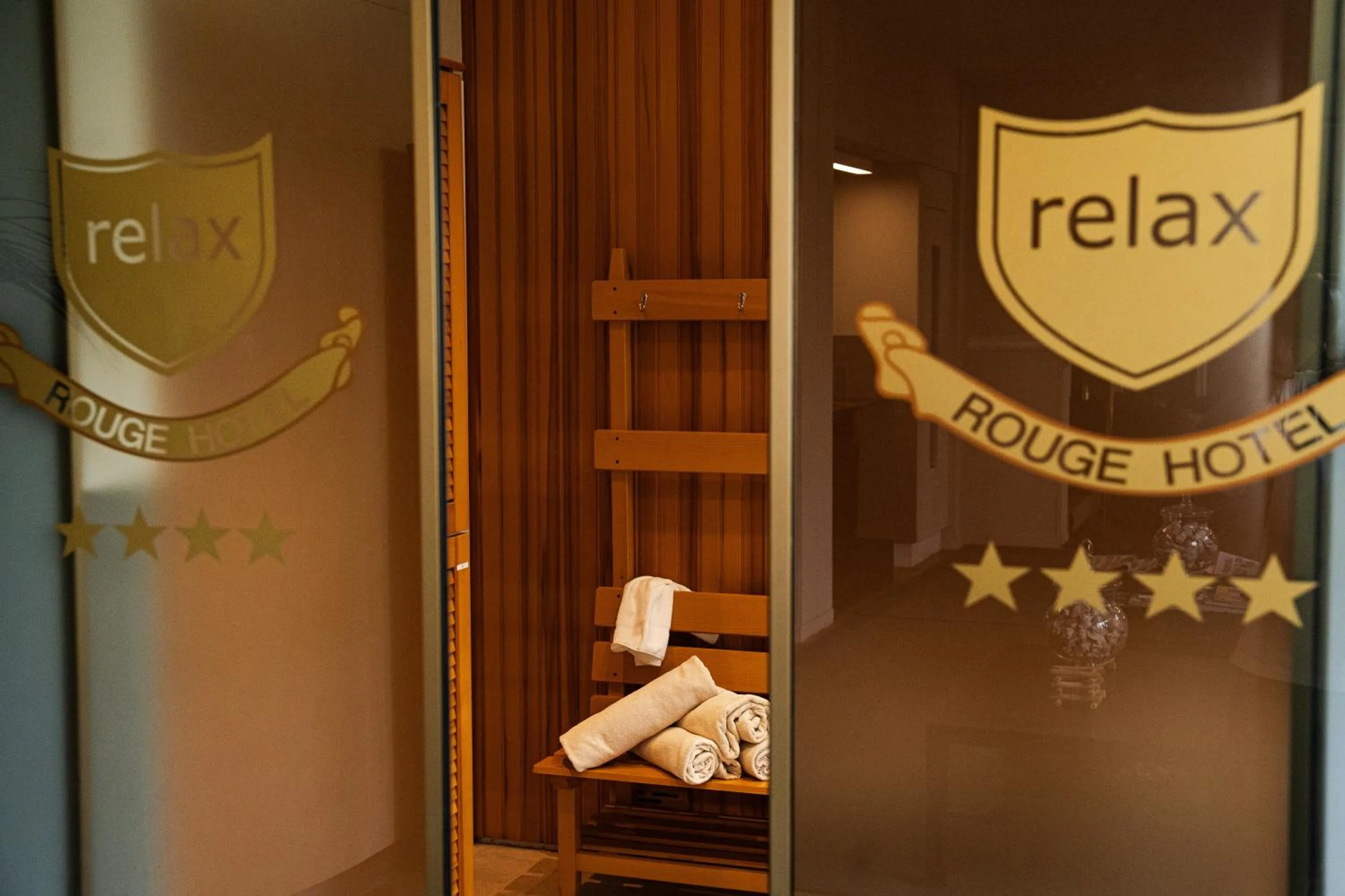 Sauna in Rouge Hotel International