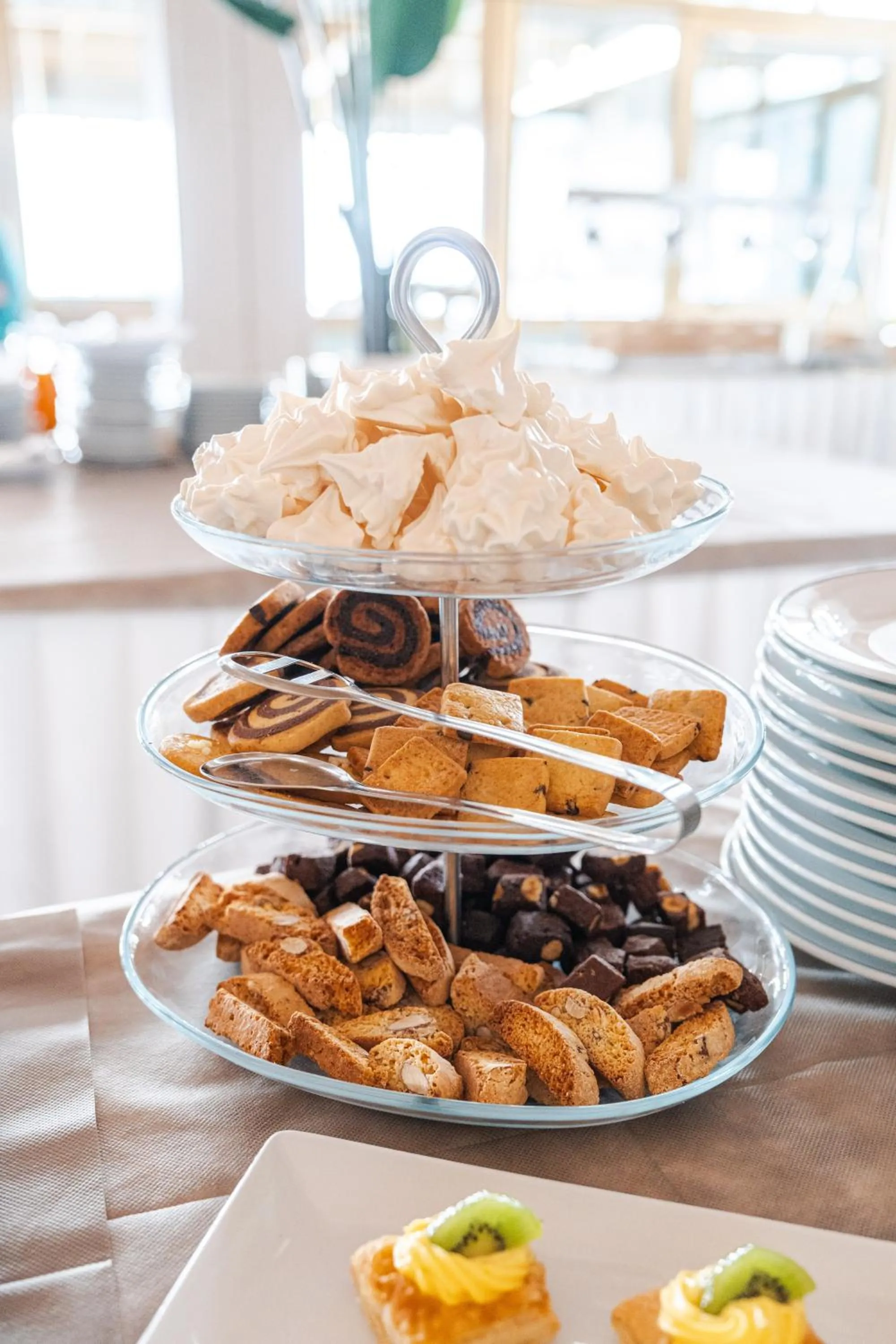 Restaurant/places to eat in Rouge Hotel International