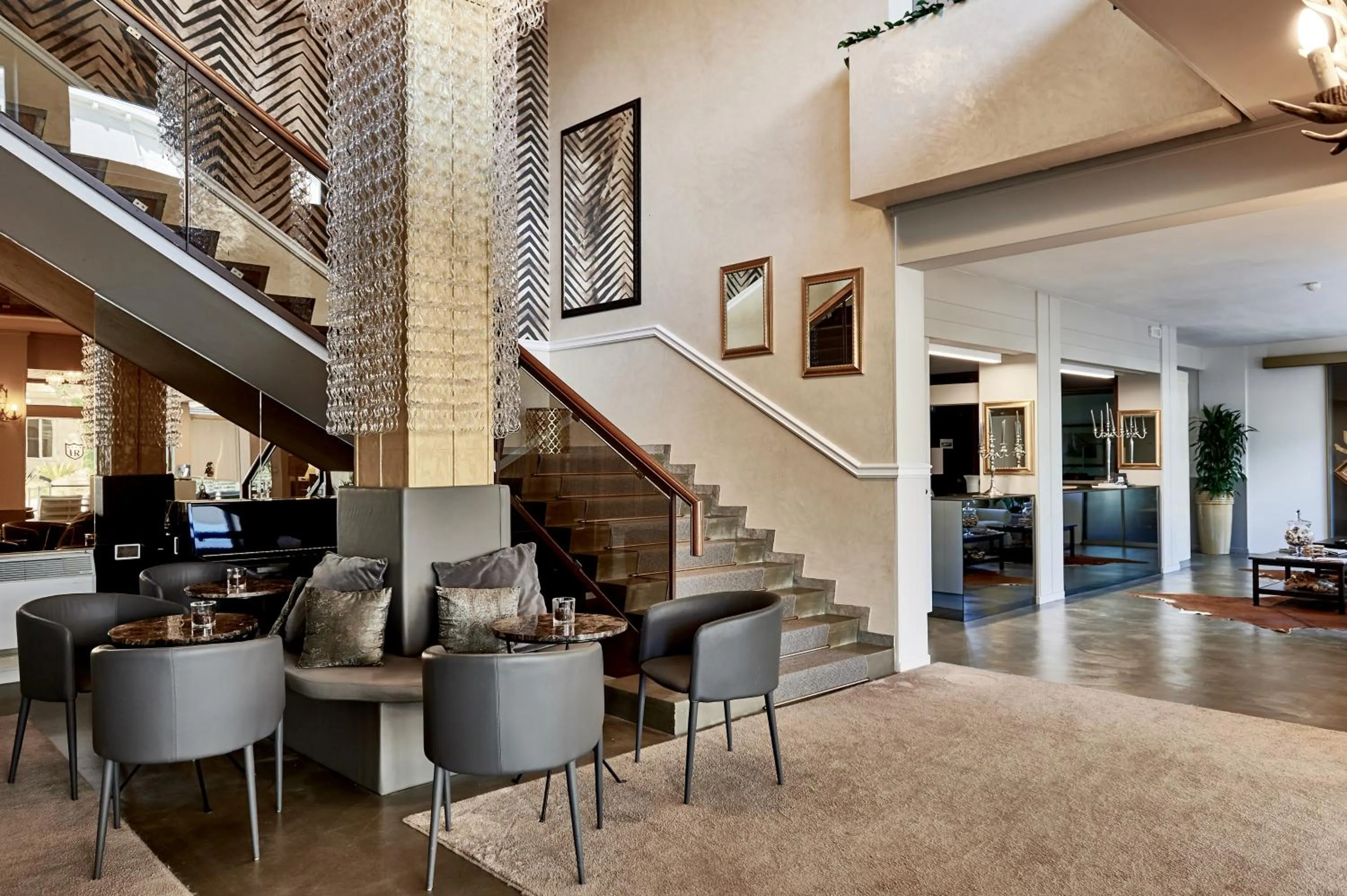 Lobby or reception in Rouge Hotel International