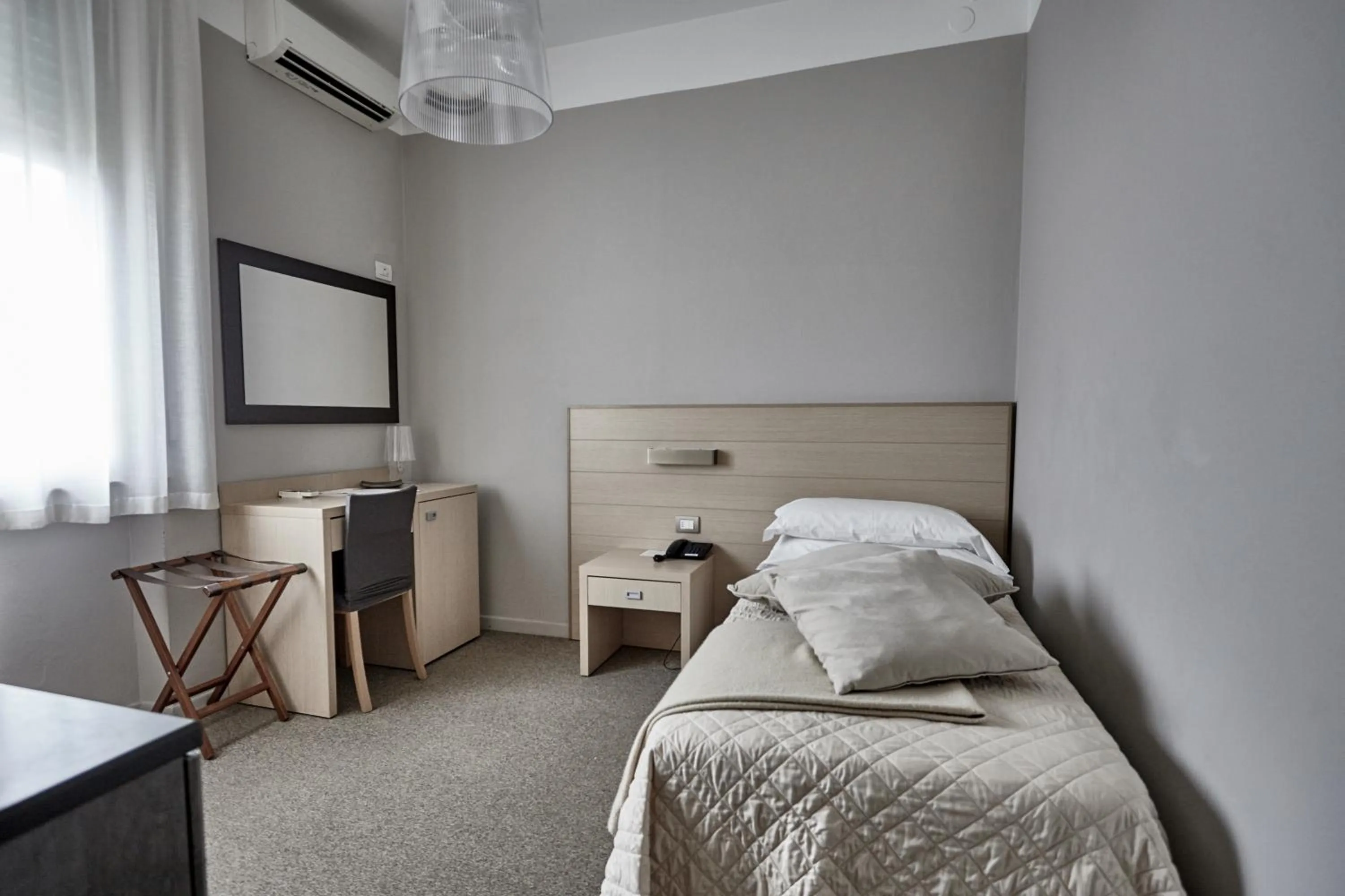 Bedroom, Bed in Rouge Hotel International