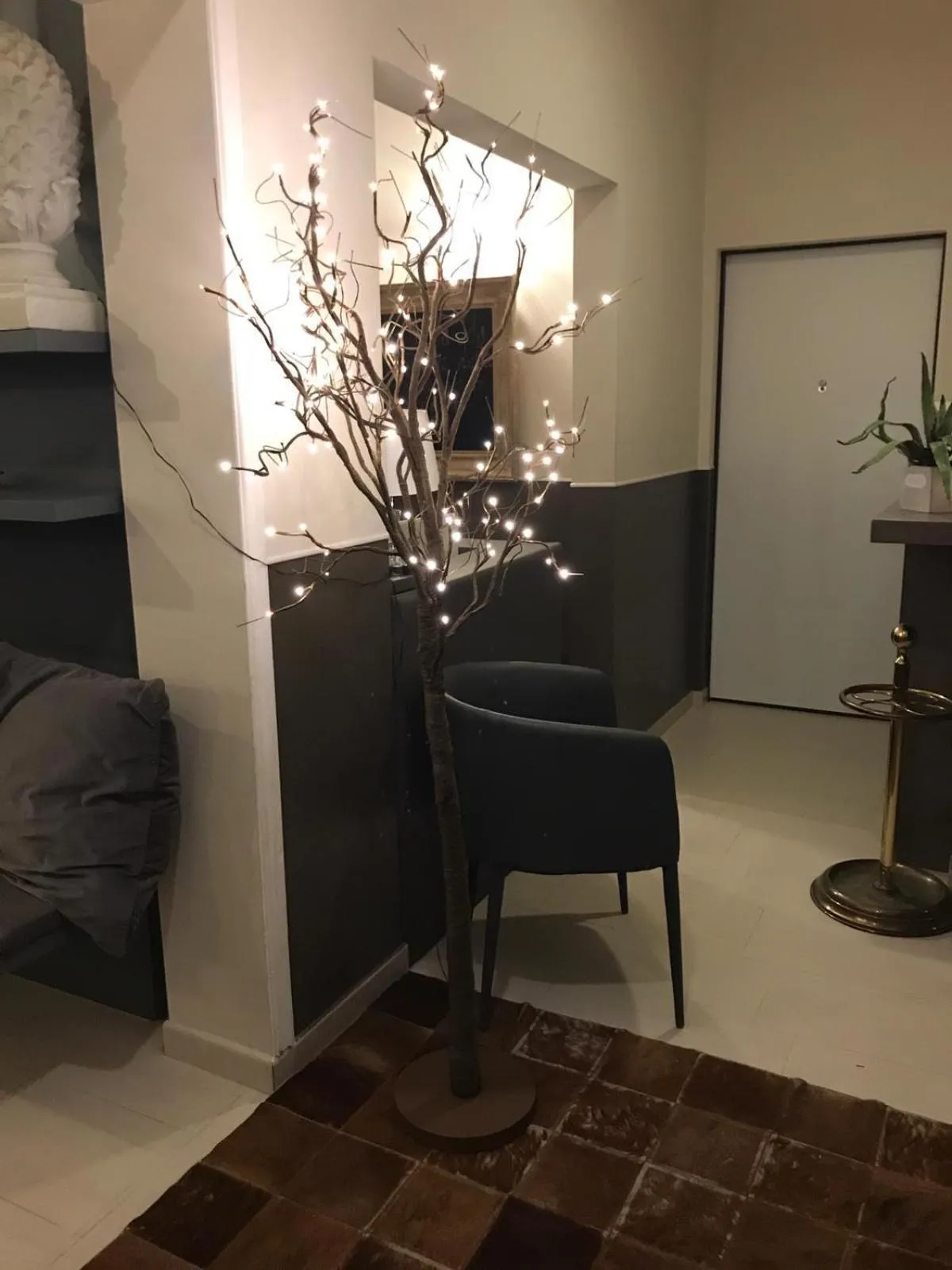 hair dresser in Rouge Hotel International