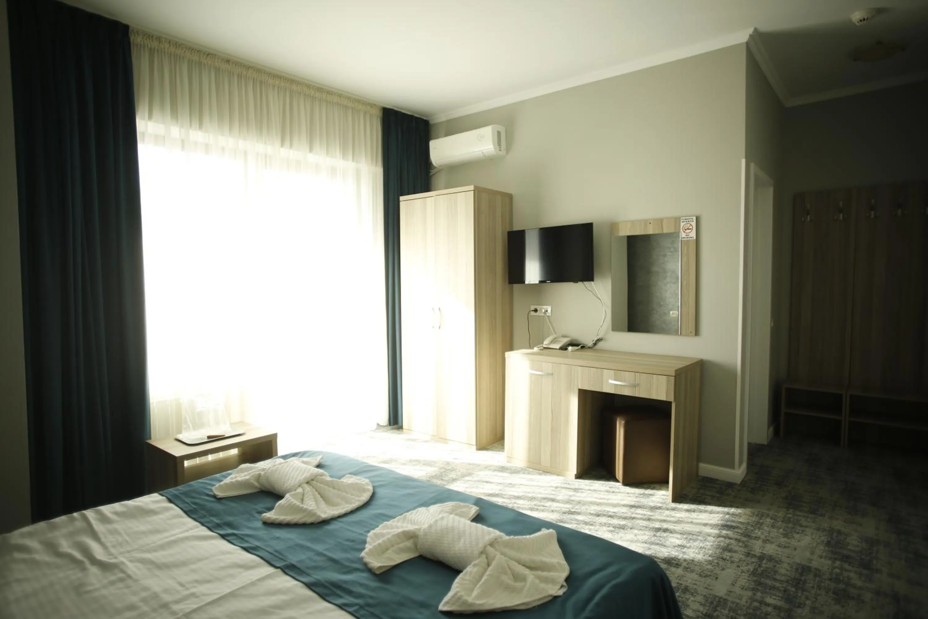 Photo of the whole room, Bed in Hotel Agapi Mamaia