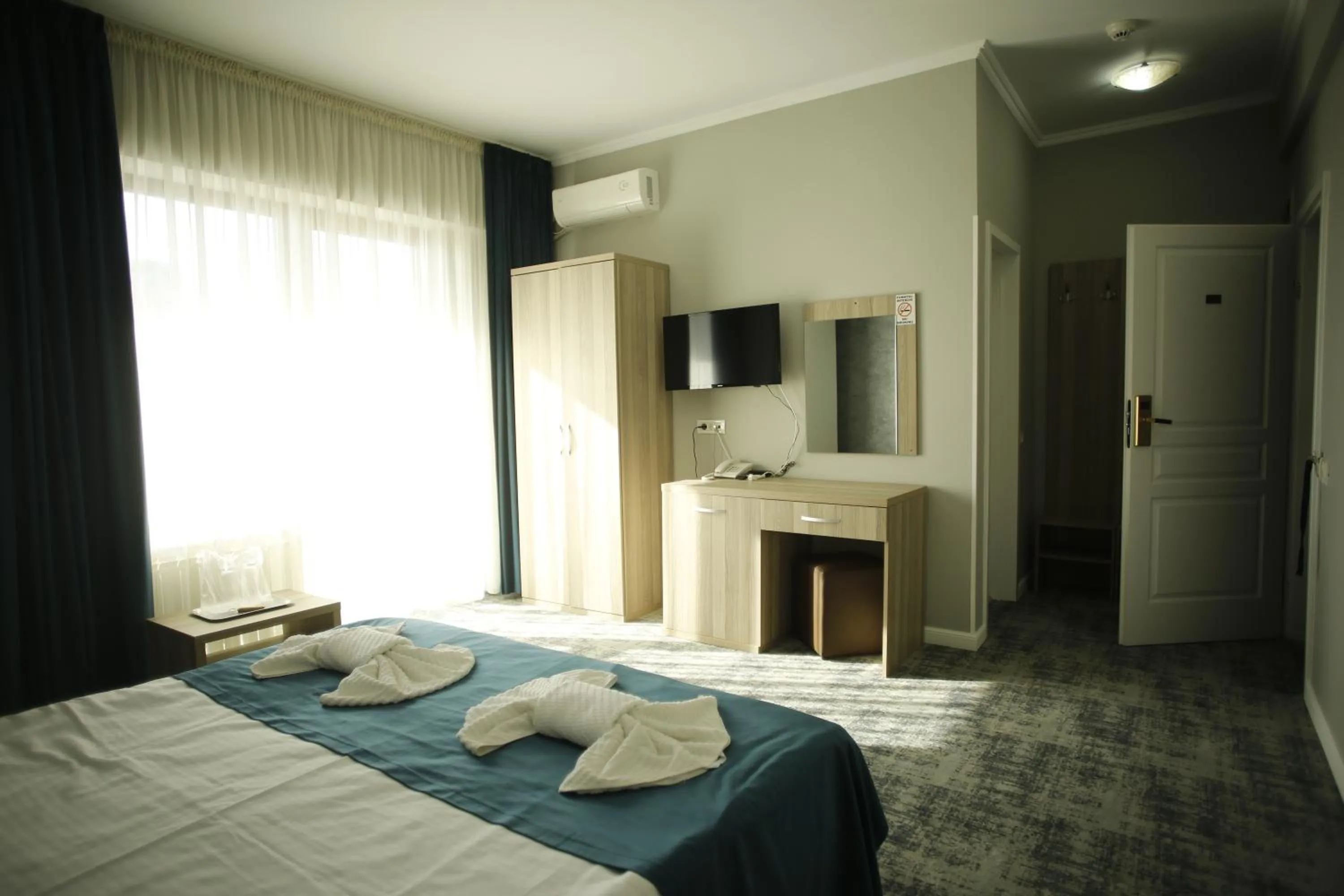 Photo of the whole room, Bed in Hotel Agapi Mamaia