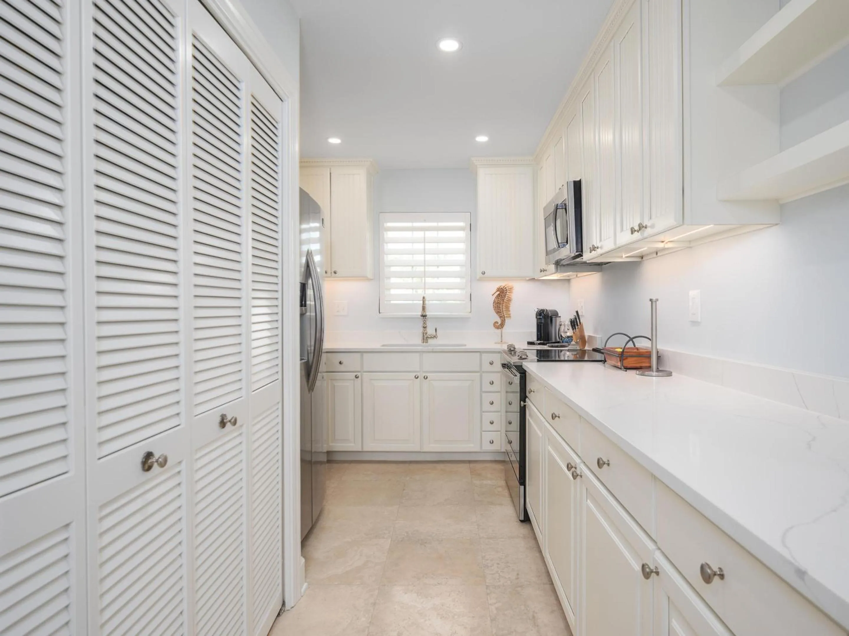 Property building in El Mar Villa