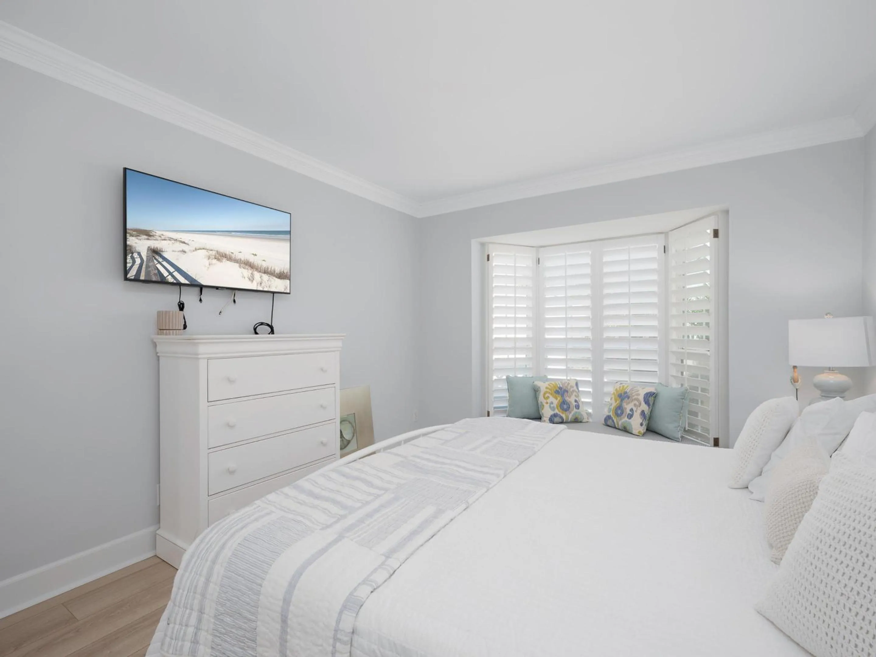 Property building, Bed in El Mar Villa