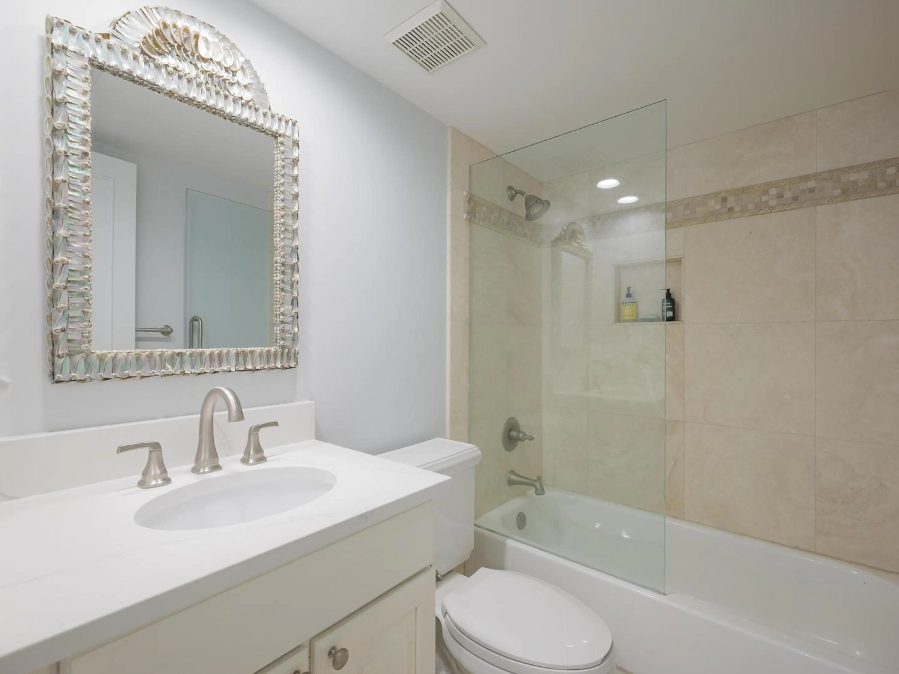 Property building in El Mar Villa