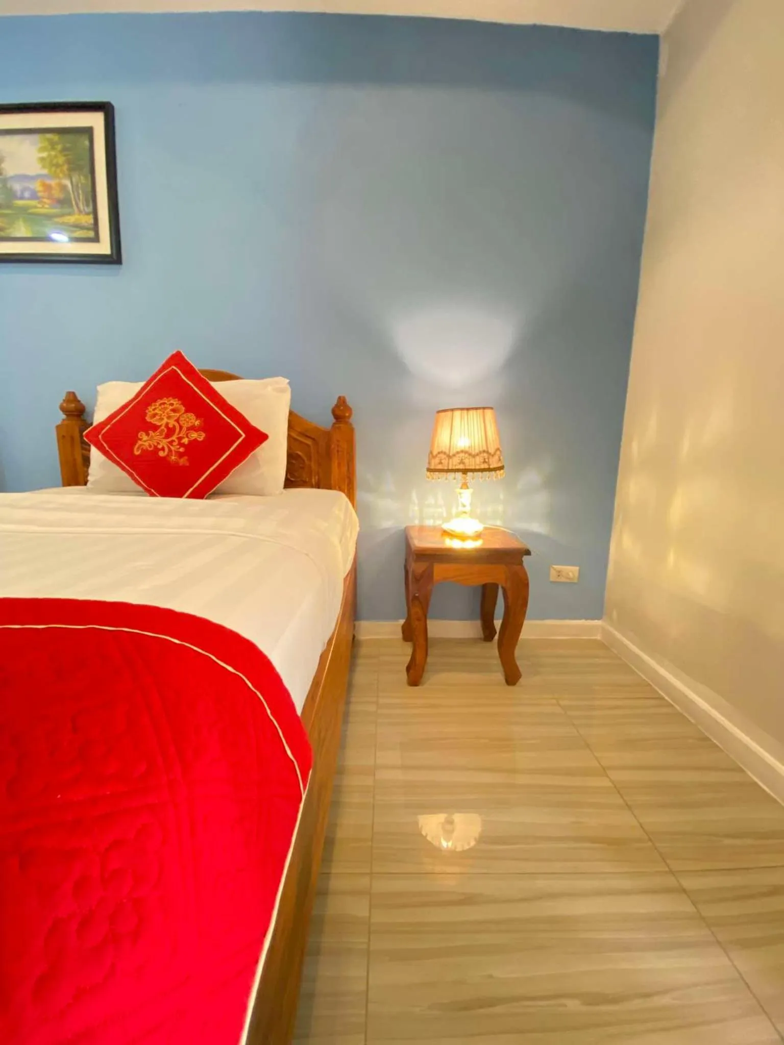 Bed in Golden Lotus Namkhan View